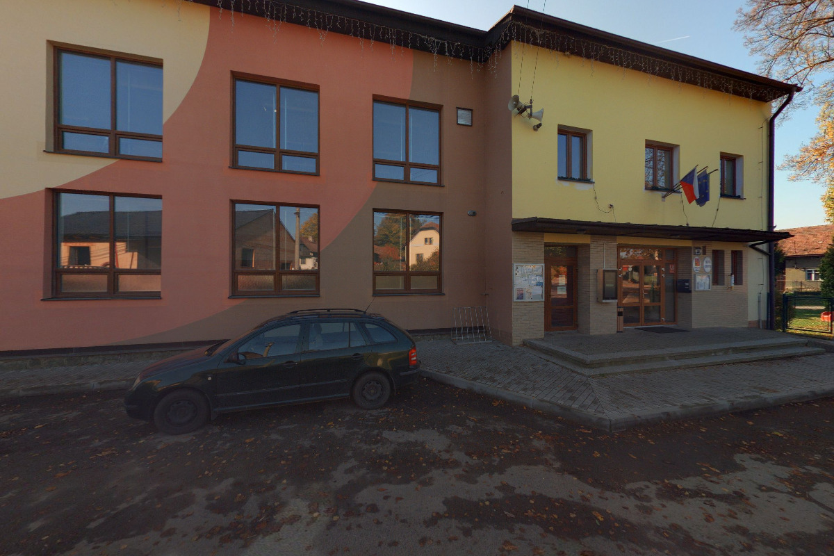 Lučice - obecní úřad foto 5