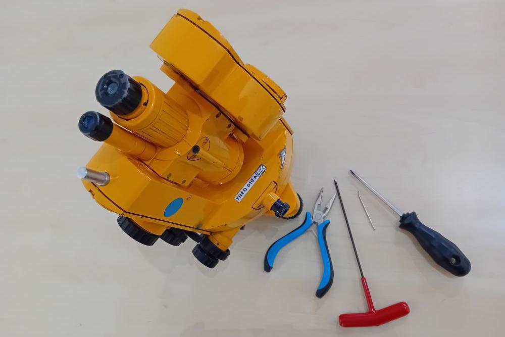 Kalibrace, servis a prodej teodolitů