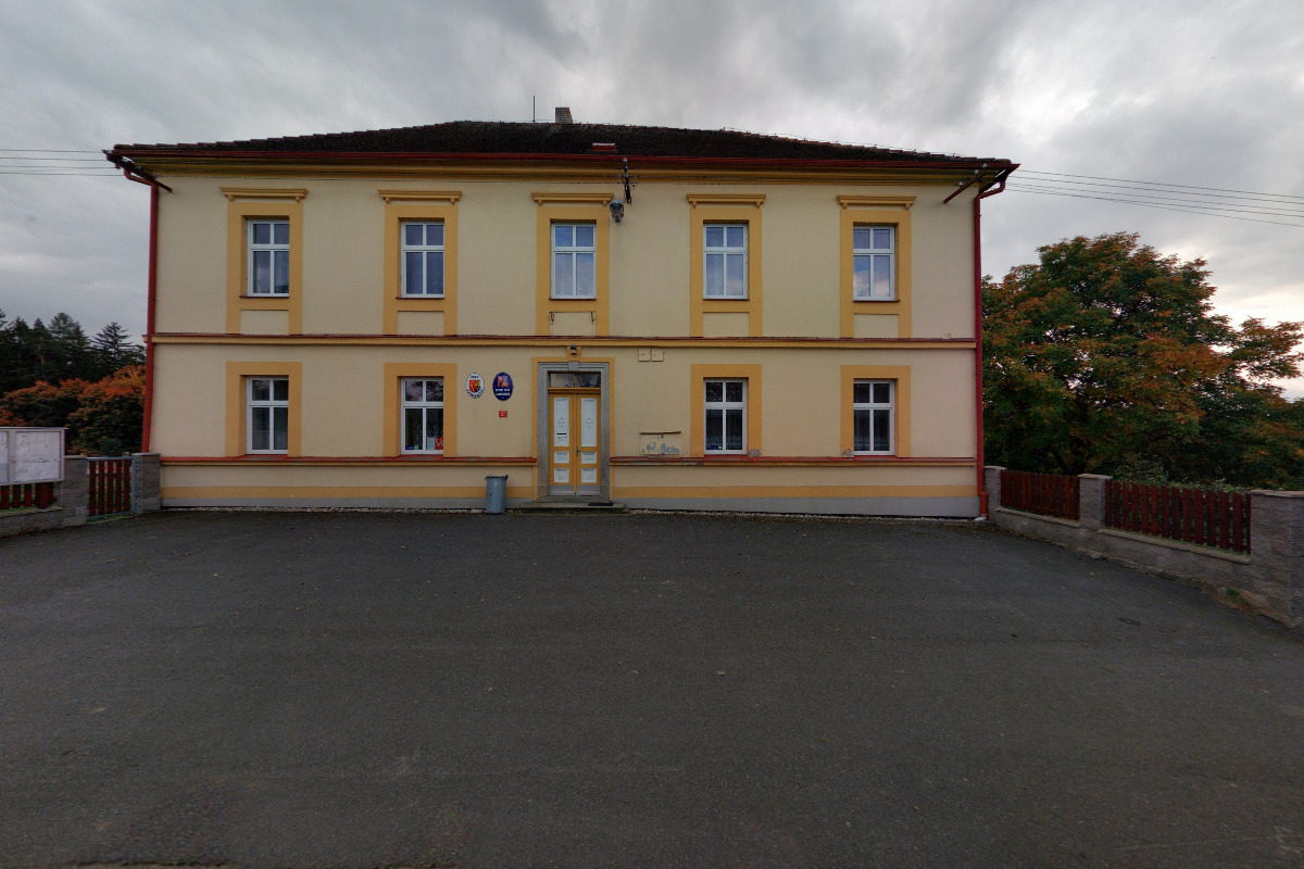 Kraborovice - obecní úřad foto 2