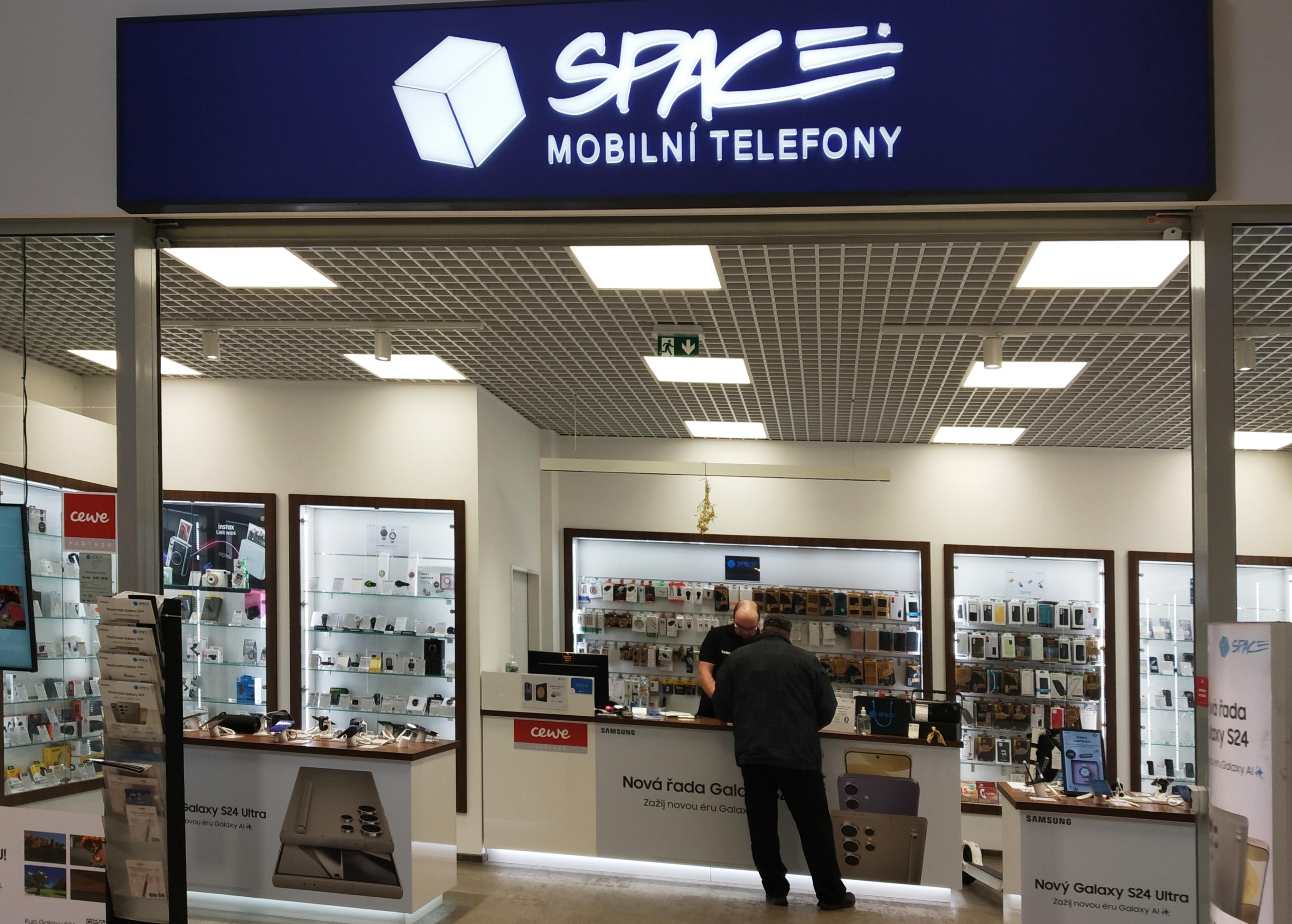 SPACE mobilní telefony foto 3