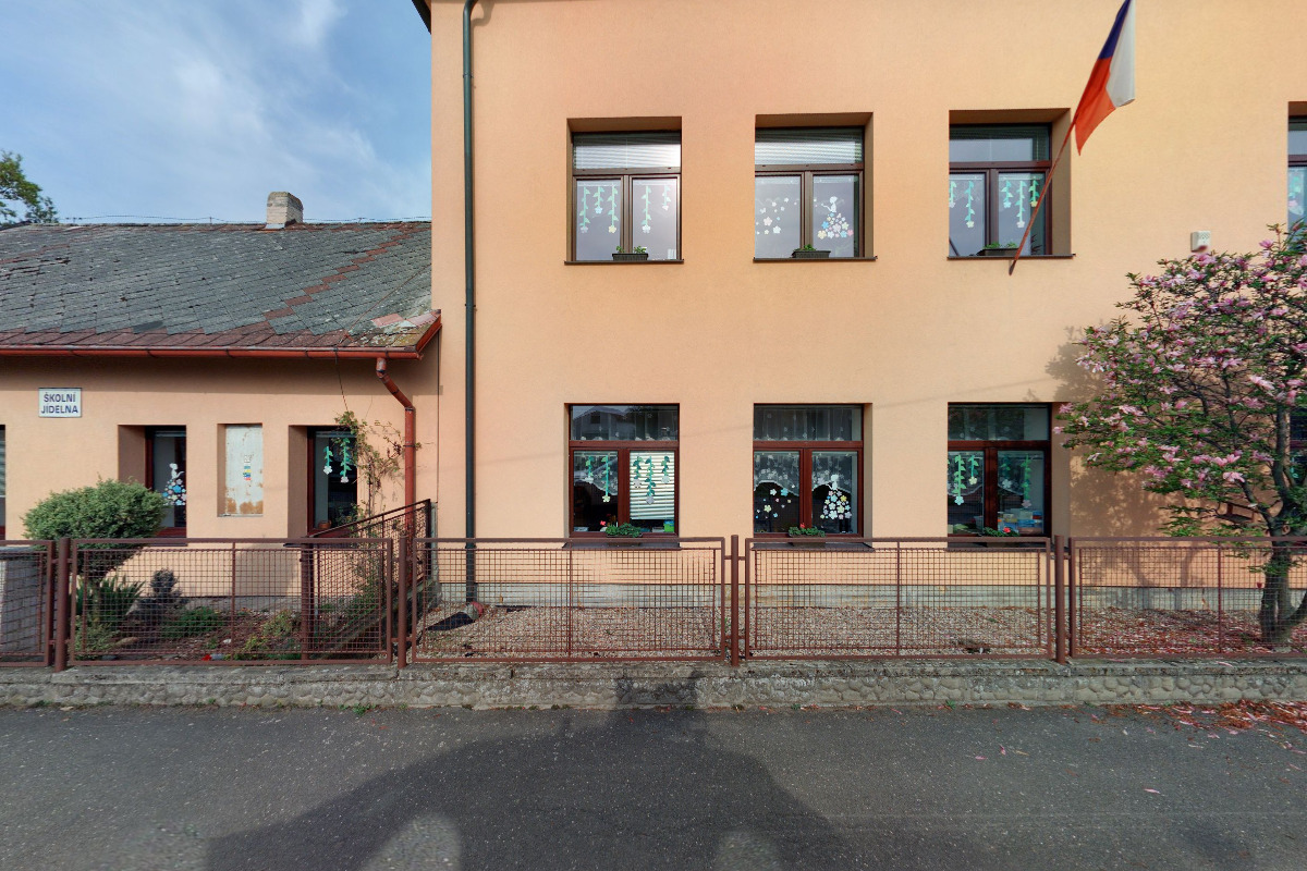 ZŠ a MŠ Dvory, okres Nymburk