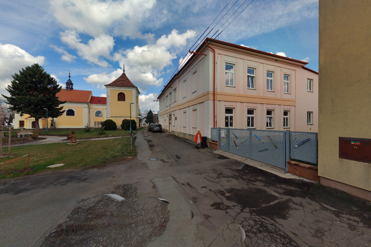 ZŠ a MŠ Lovčice, okres Hradec Králové foto 2