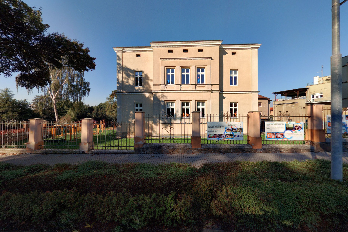 Dům dětí a mládeže, Klatovy foto 2