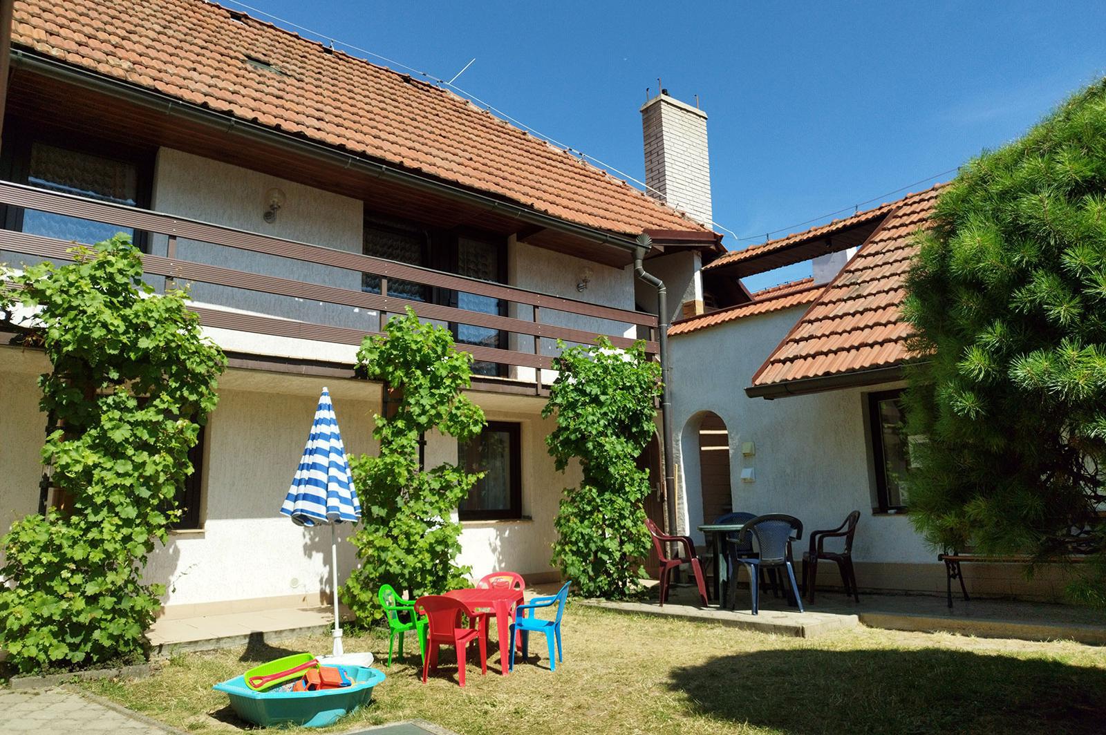 Chata Lucie pod Řípem