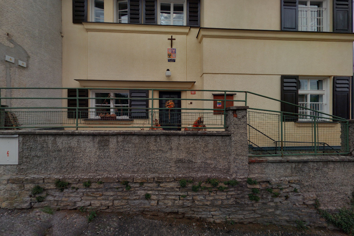 Mateřská škola Pod Výrovem foto 2