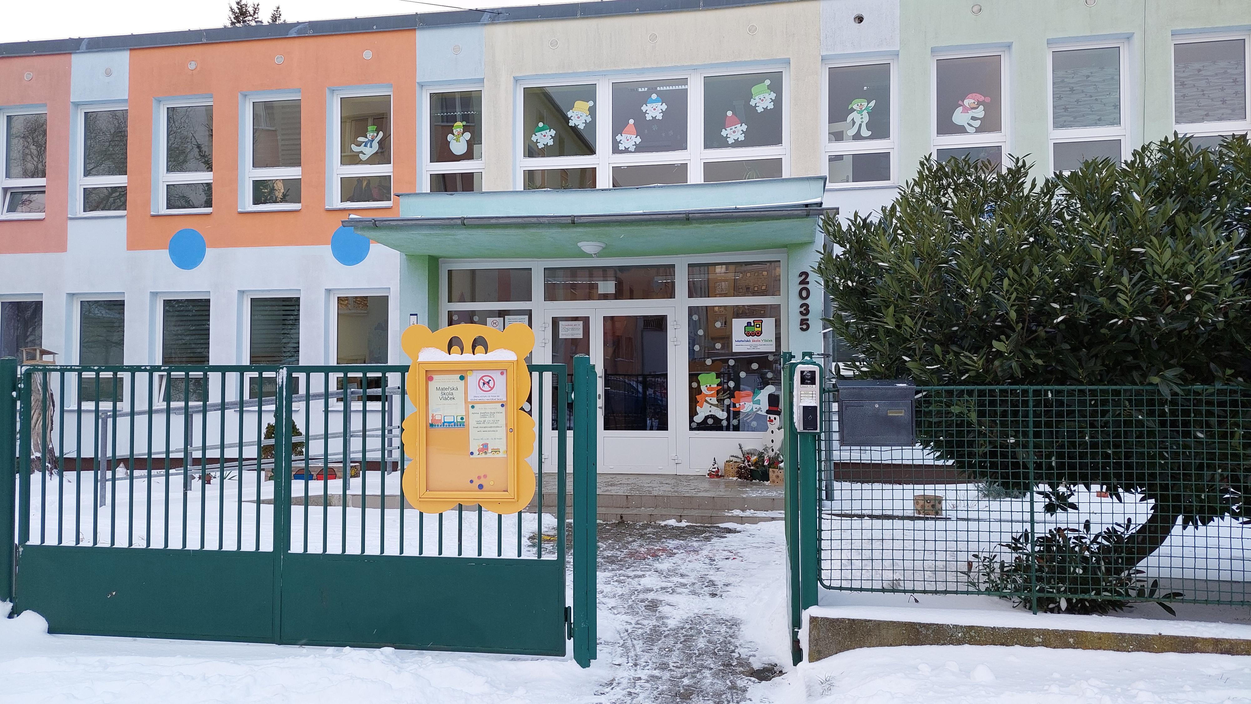 ZŠ a MŠ Litvínov, Čapkova foto 5