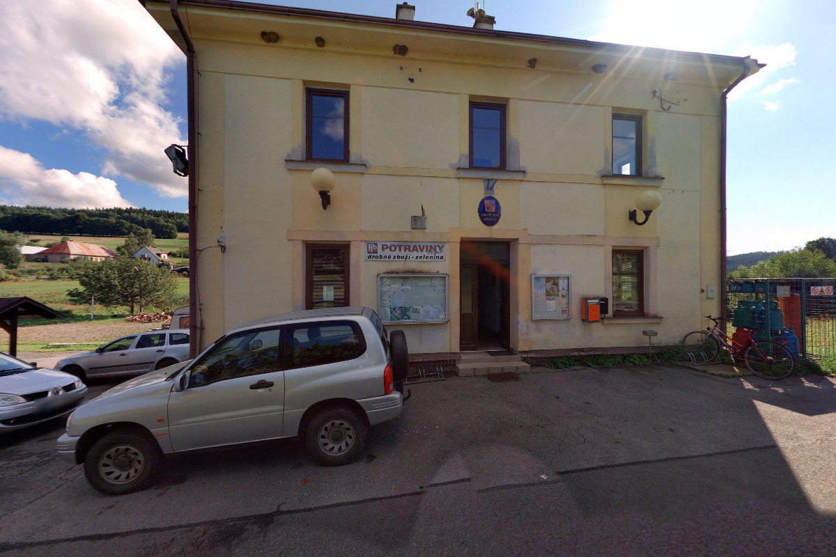 Obecní knihovna Březiny foto 1