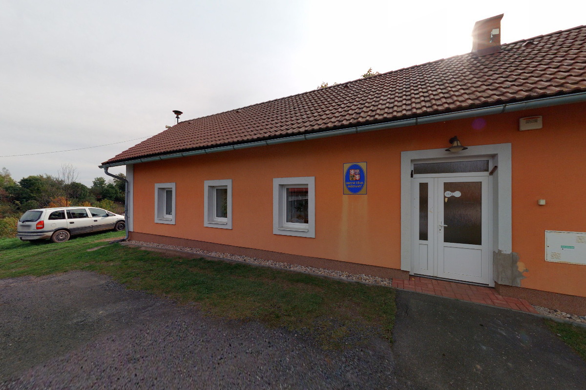 Okřesaneč - obecní úřad foto 3