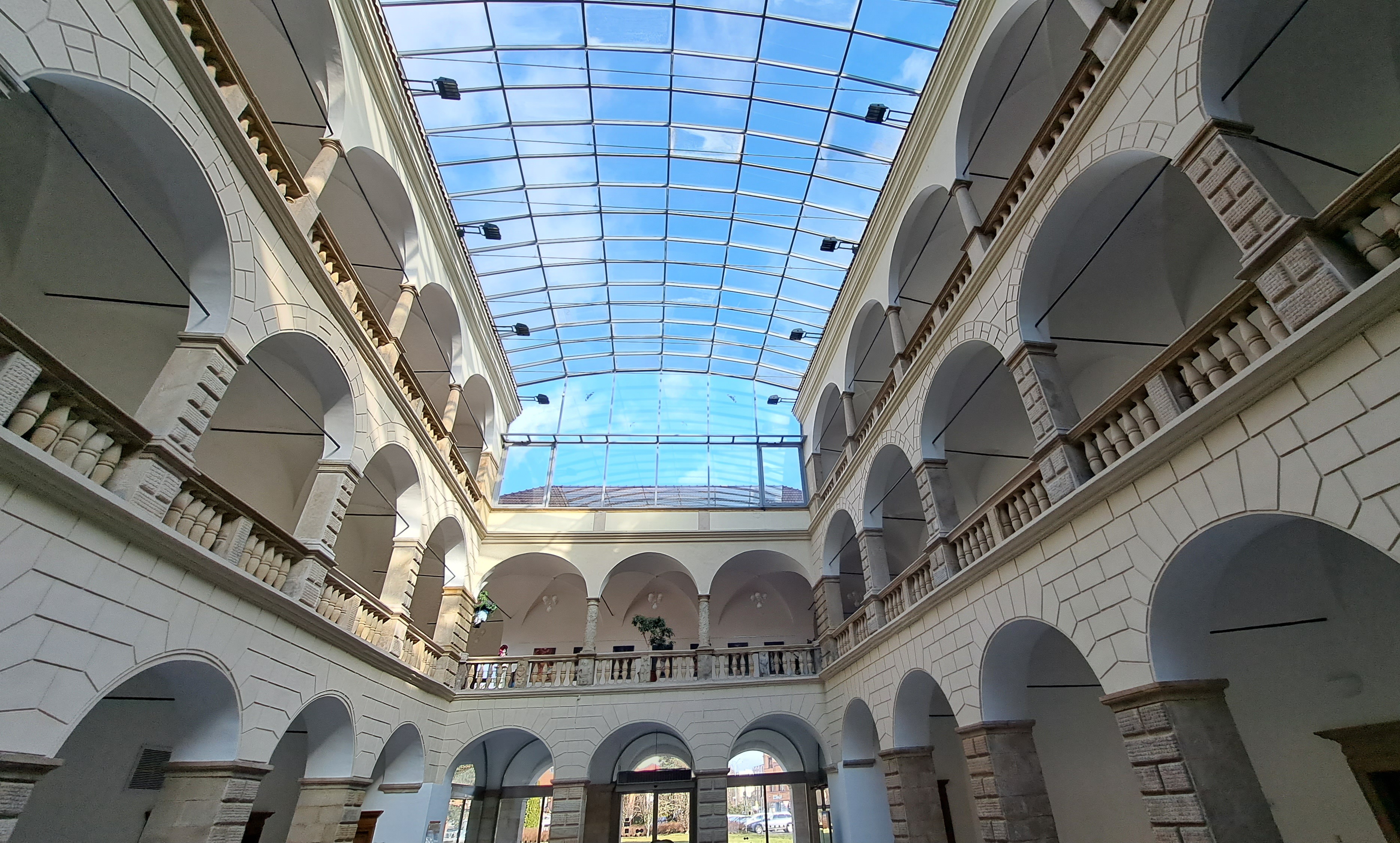 Hranice - městský úřad foto 3
