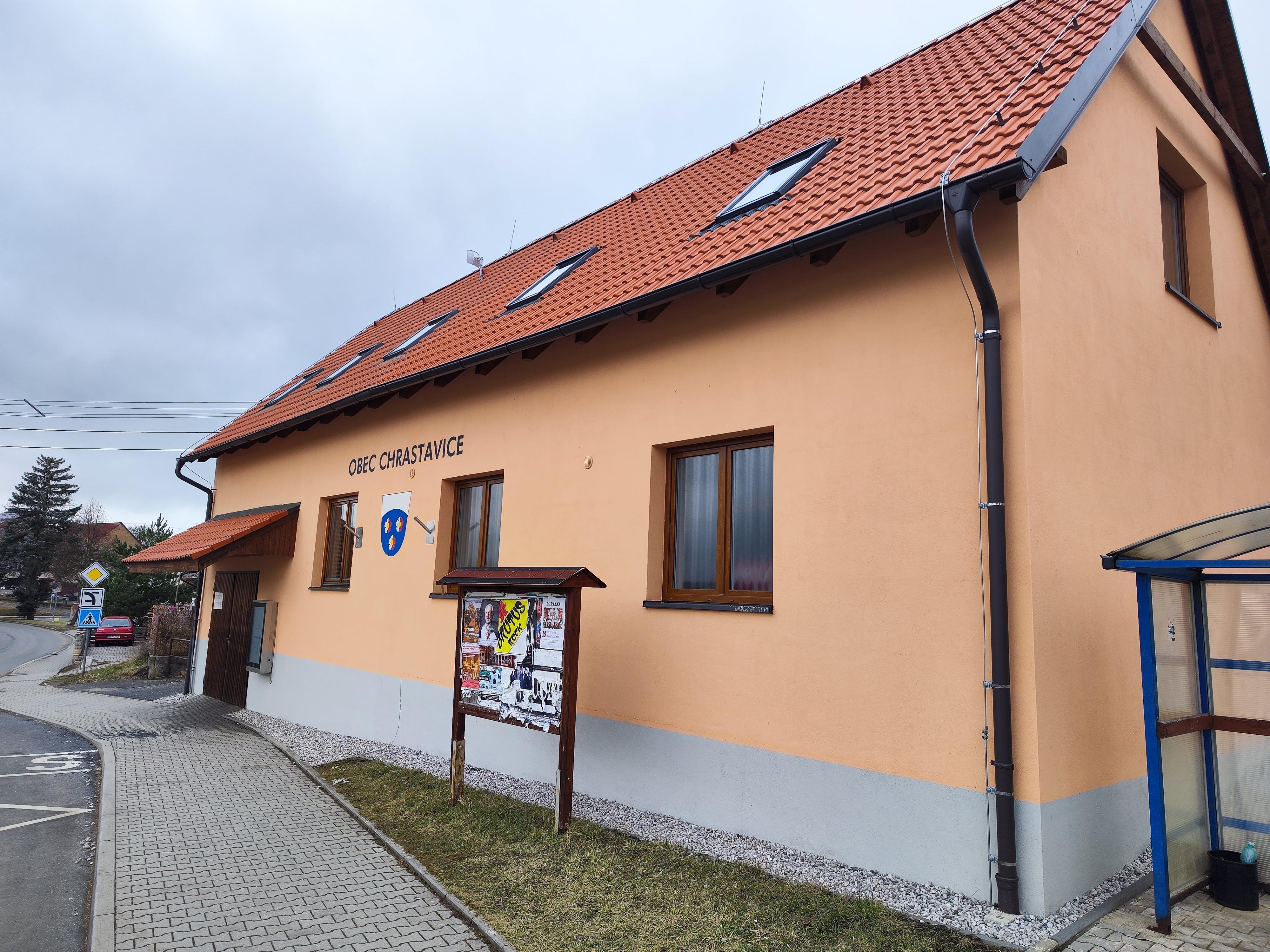 Chrastavice - obecní úřad foto 4