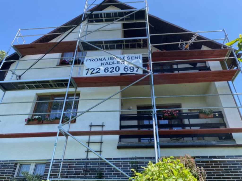Kadlec - výškové práce, pronájem plošiny a lešení foto 2