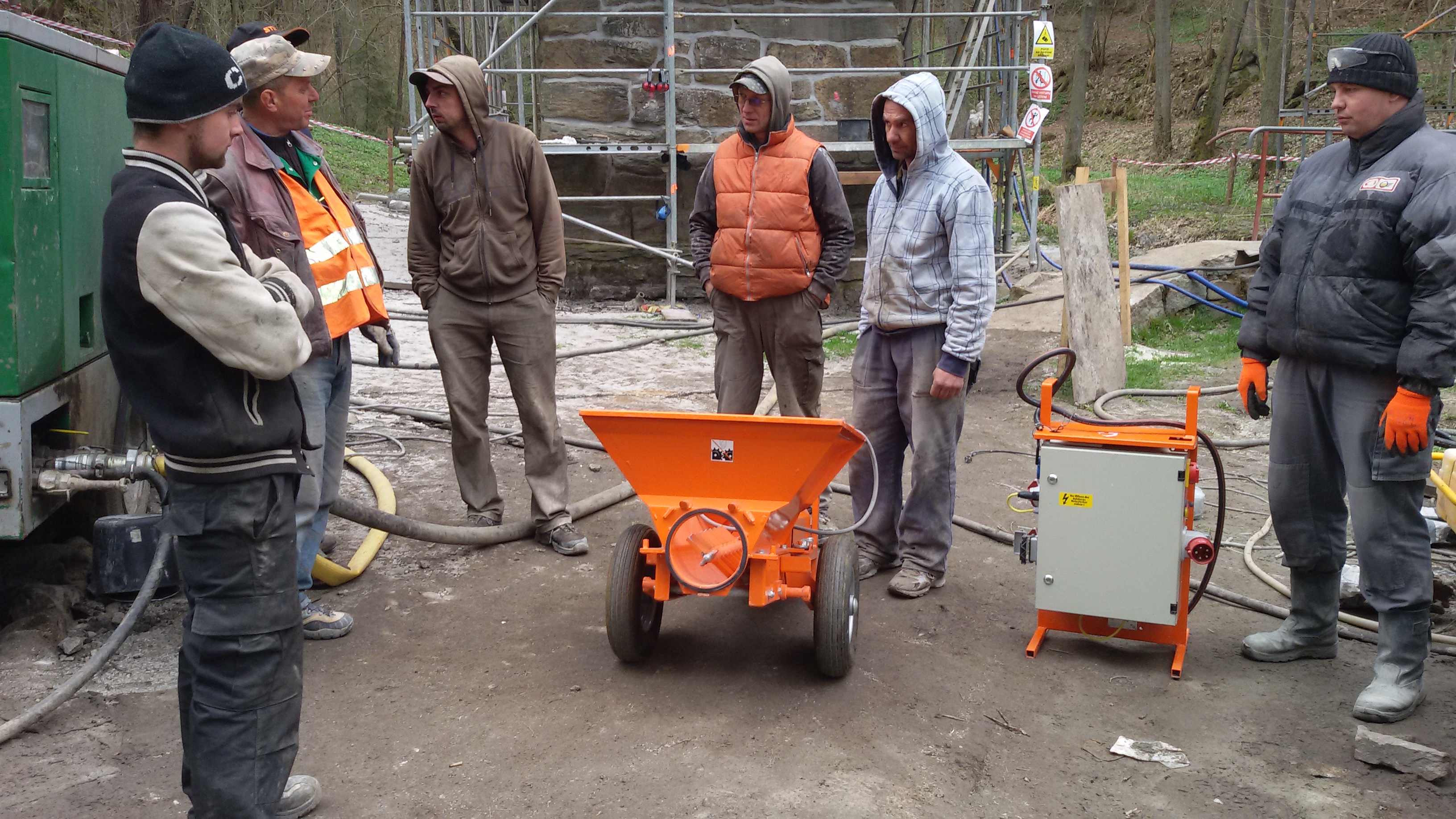 Firma Bareš - Prodej stavebních strojů foto 2