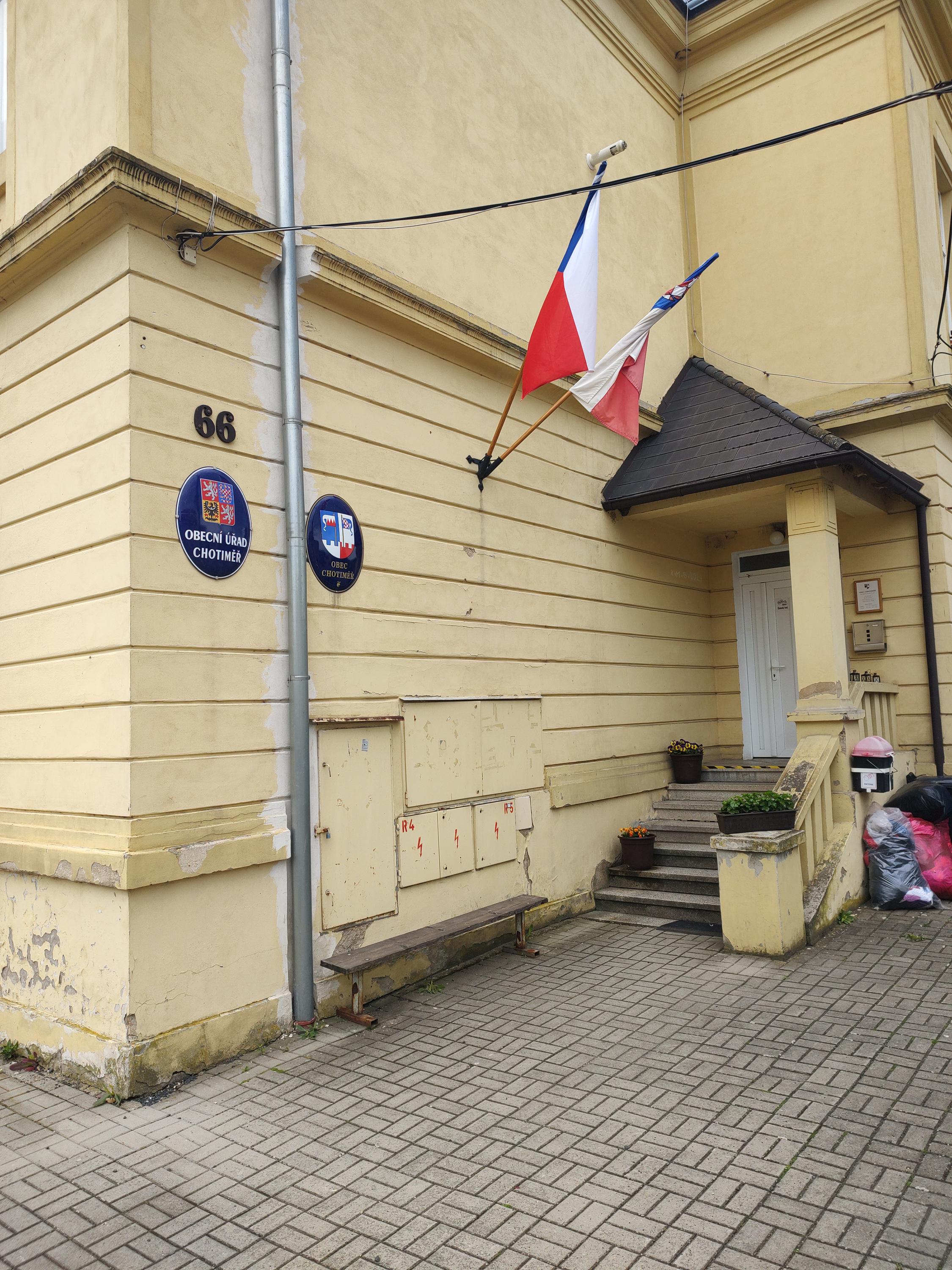 Chotiměř - obecní úřad foto 3
