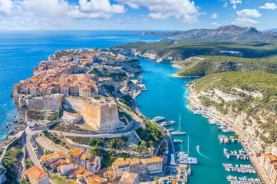 Korsika-Sardinie 6. 6. - 17. 6. 26 24990,-