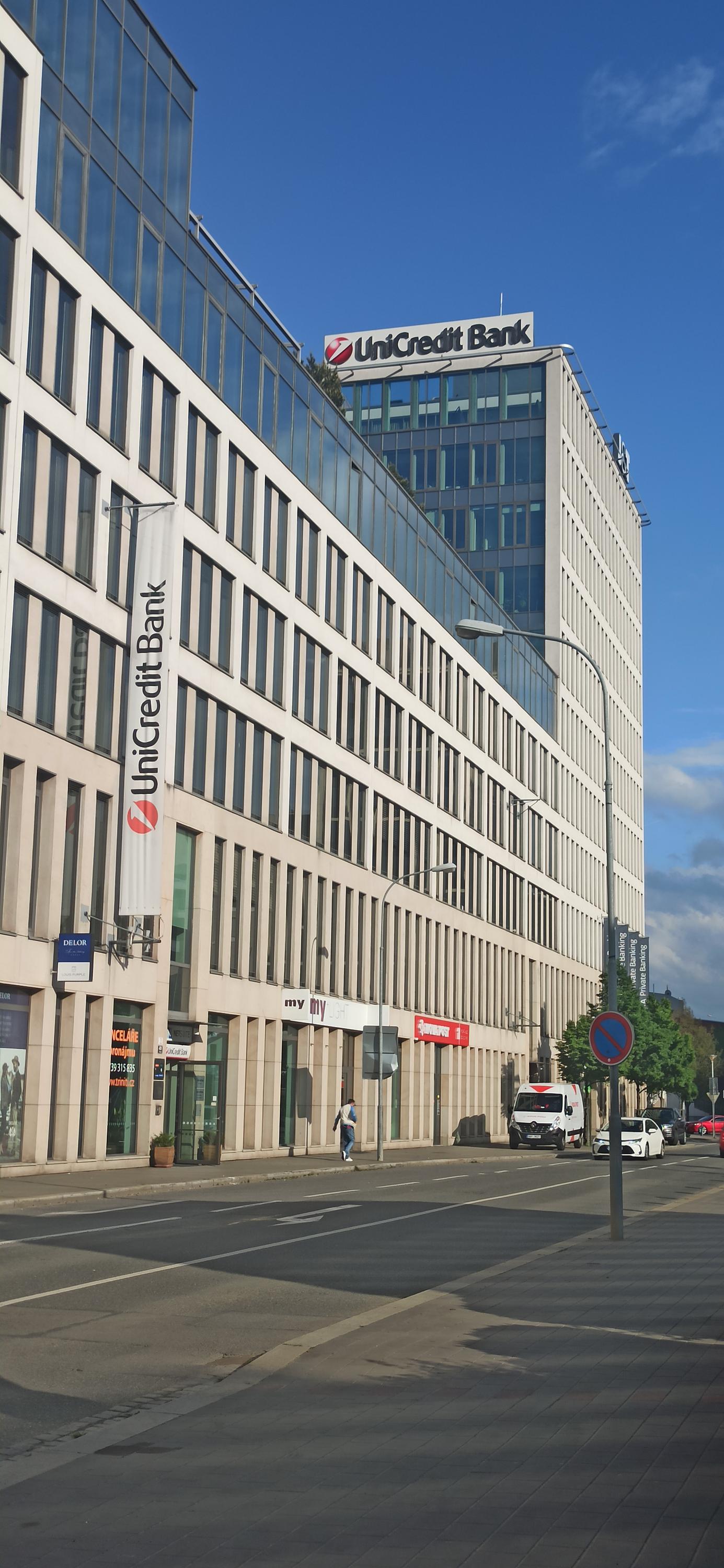 Bankomat UniCredit Bank Czech Republic foto 1