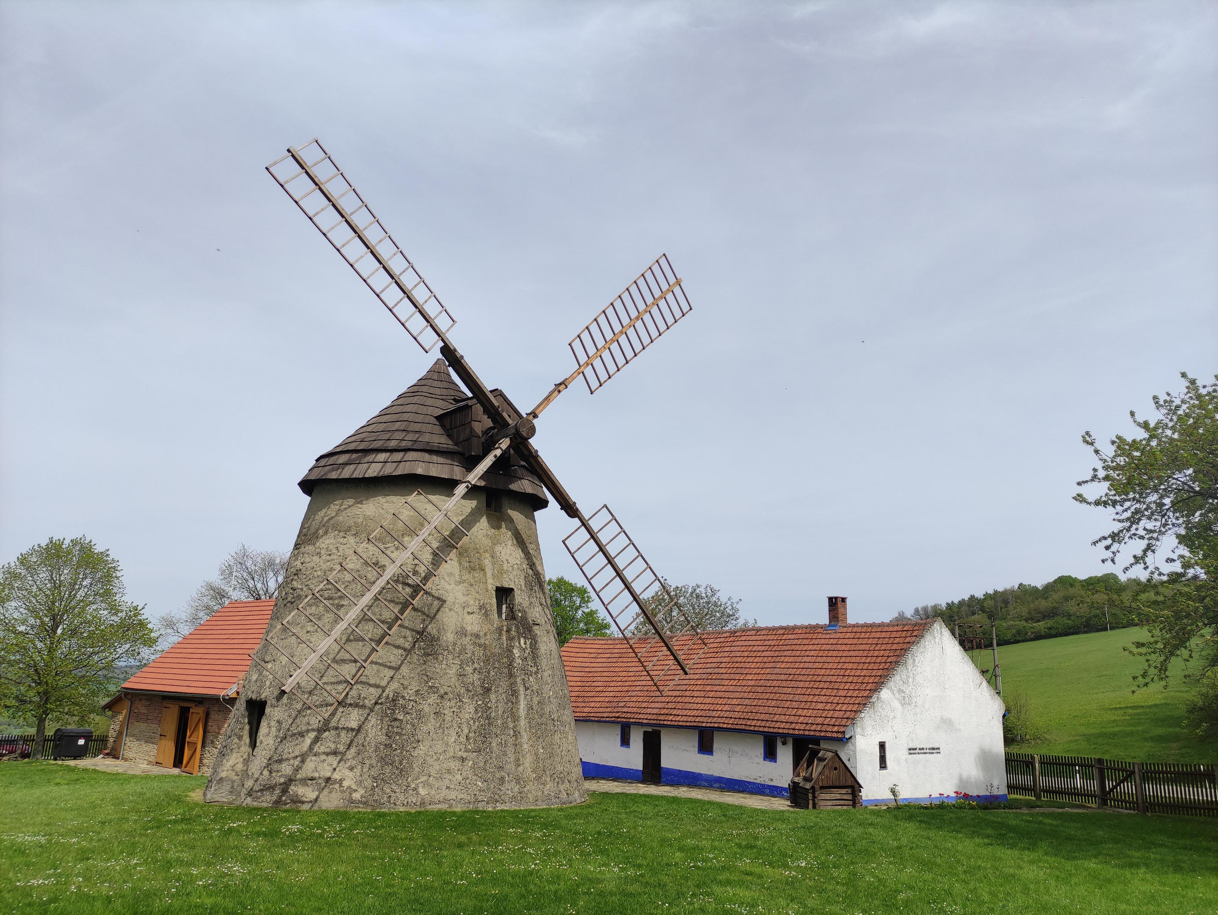 Větrný mlýn v Kuželově foto 6