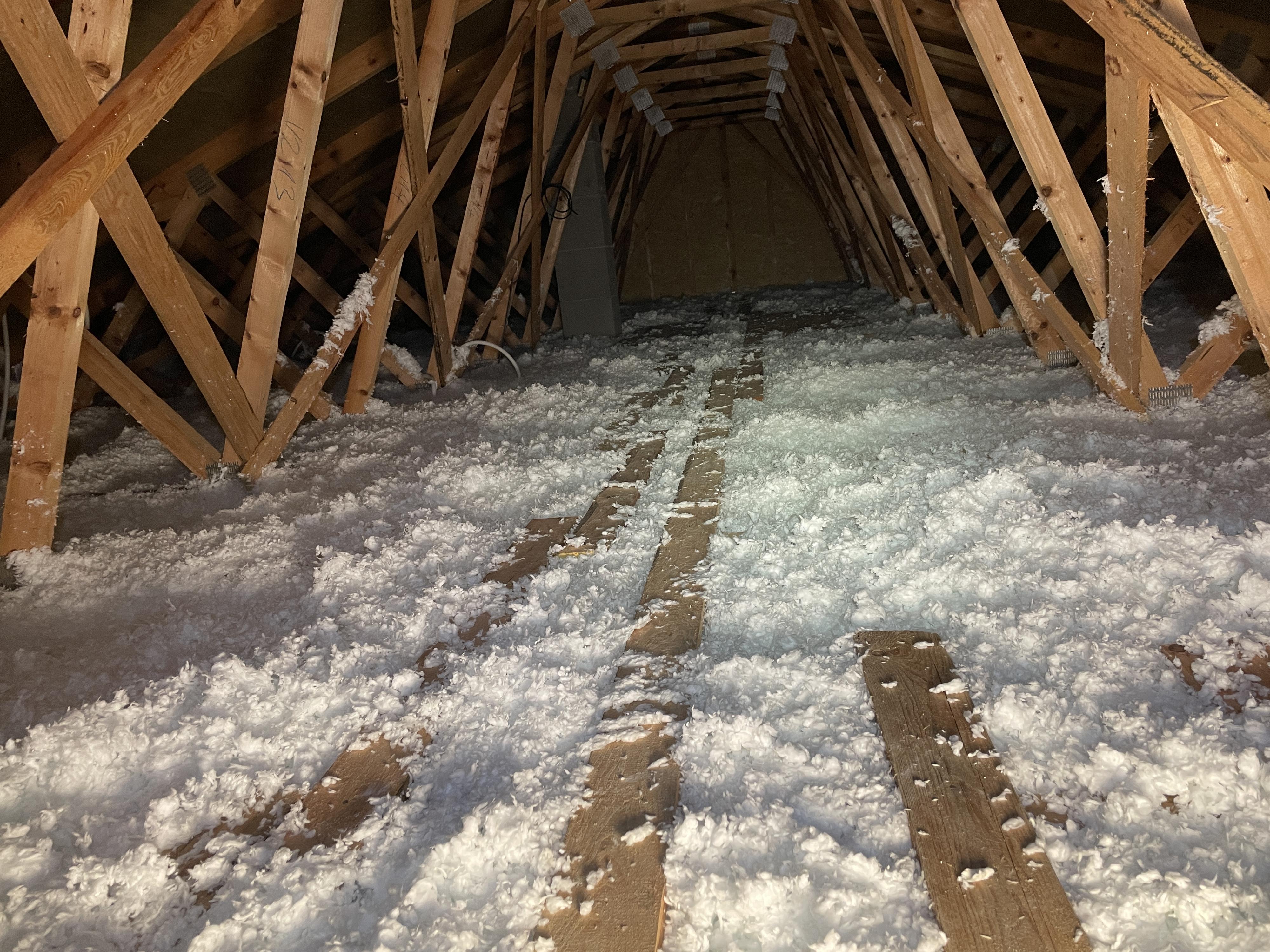 Zaizolujemto s.r.o. - foukaná izolace, stříkaná pěna foto 5