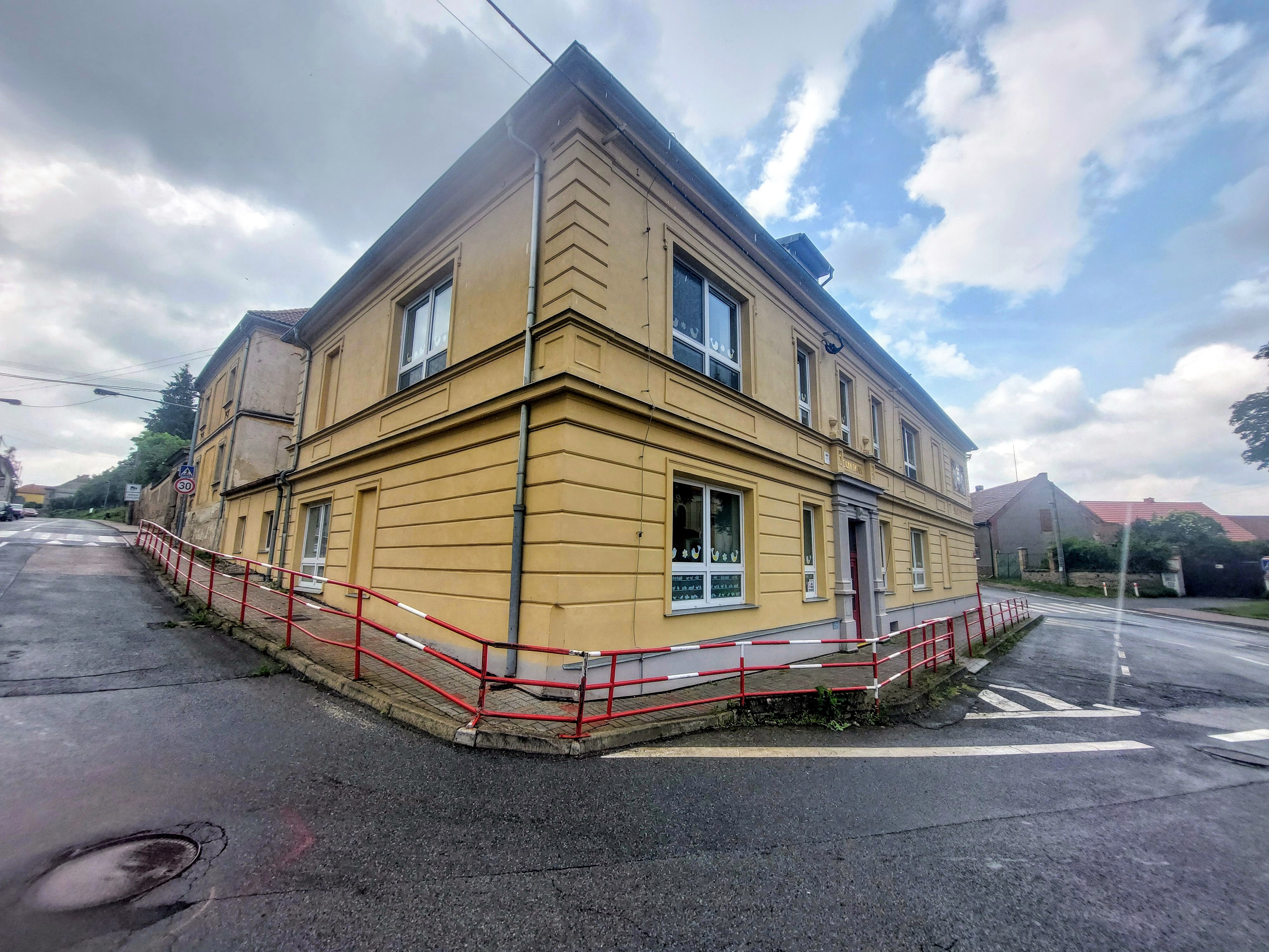 ZŠ Hostouň, okres Kladno foto 2