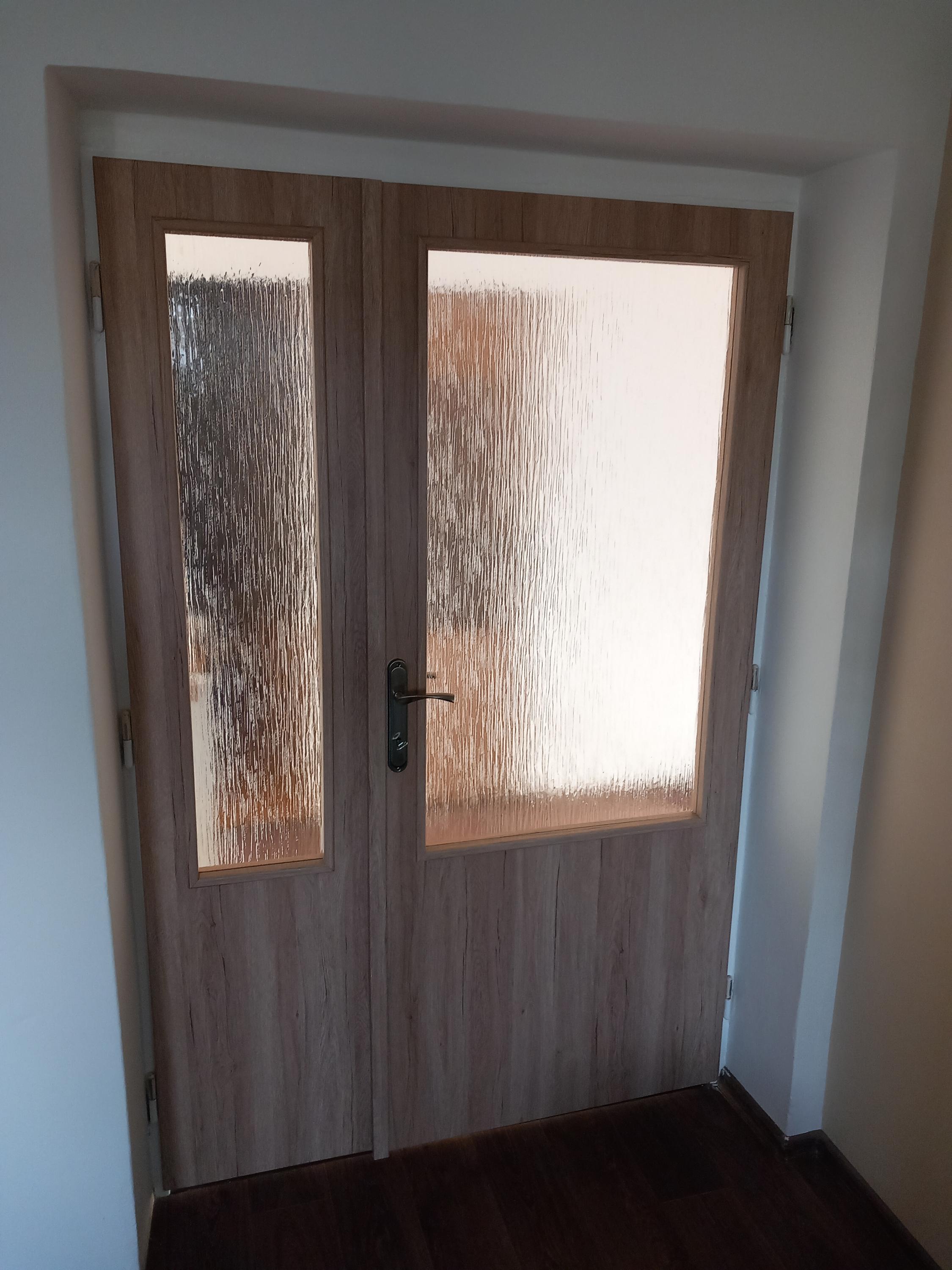 Renovia - Renovace dveří a zárubní foto 4