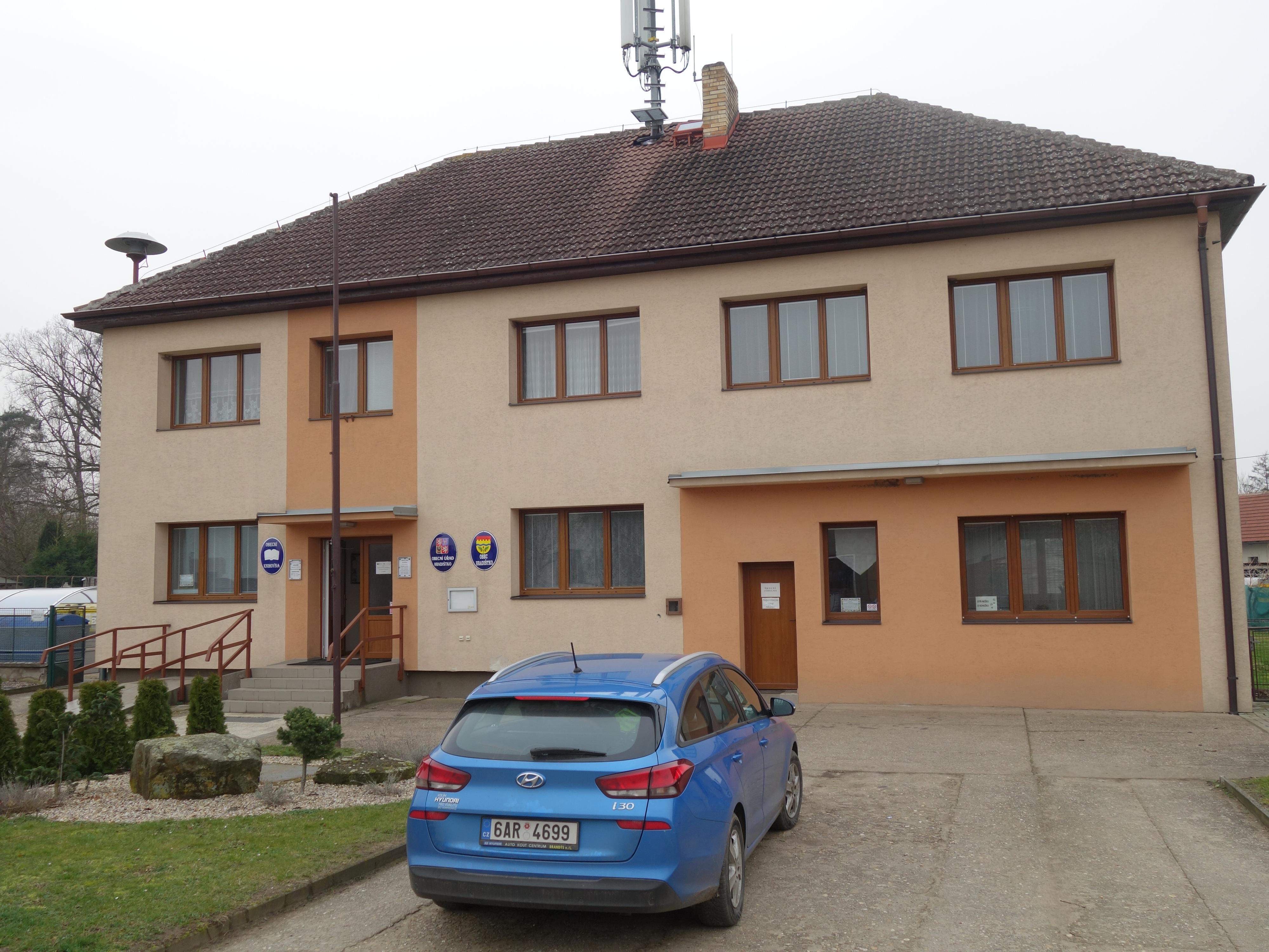 Hradištko - obecní úřad foto 3