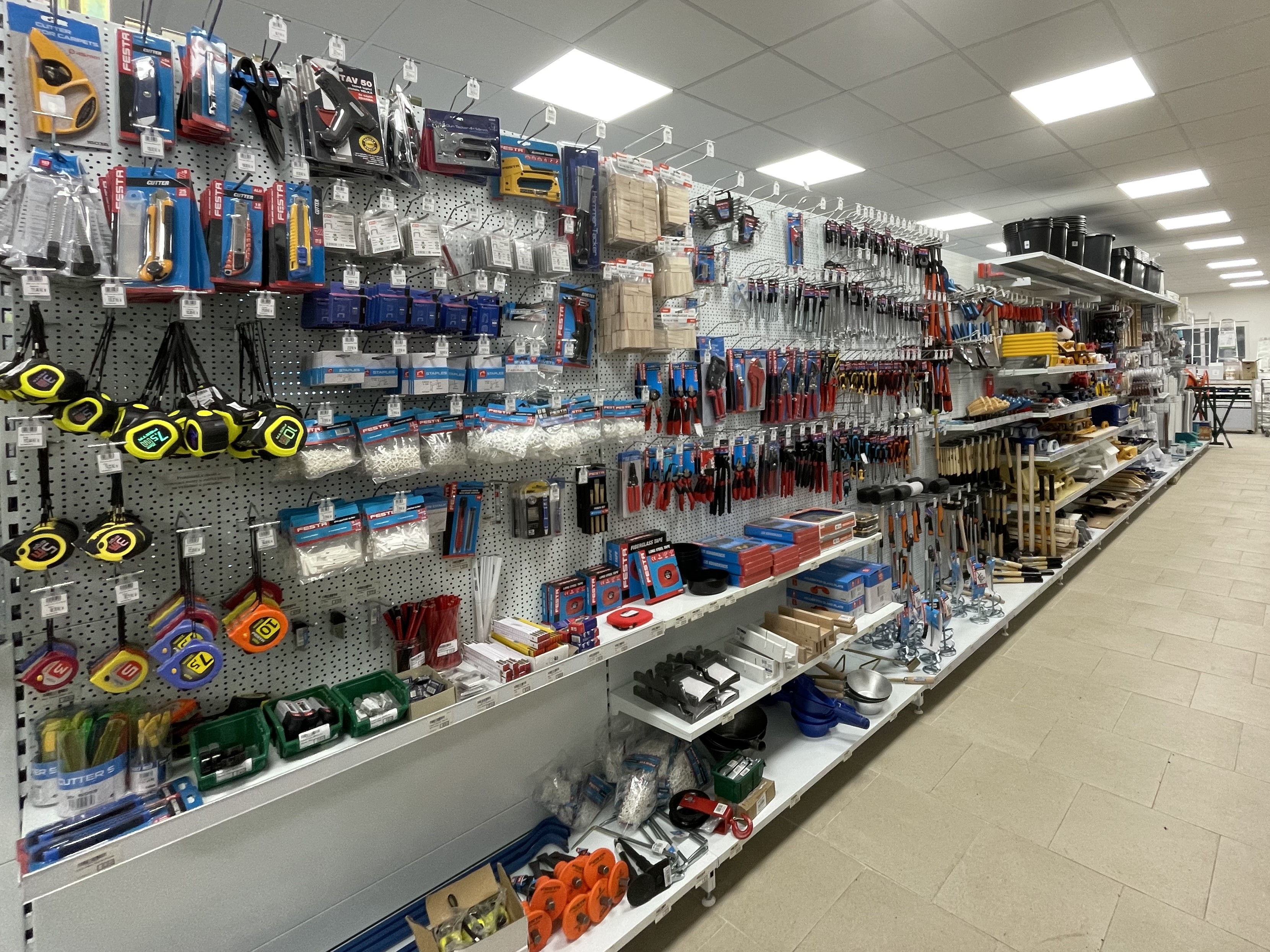 HOBBY-CENTRUM,  UNIKOM a.s. foto 2