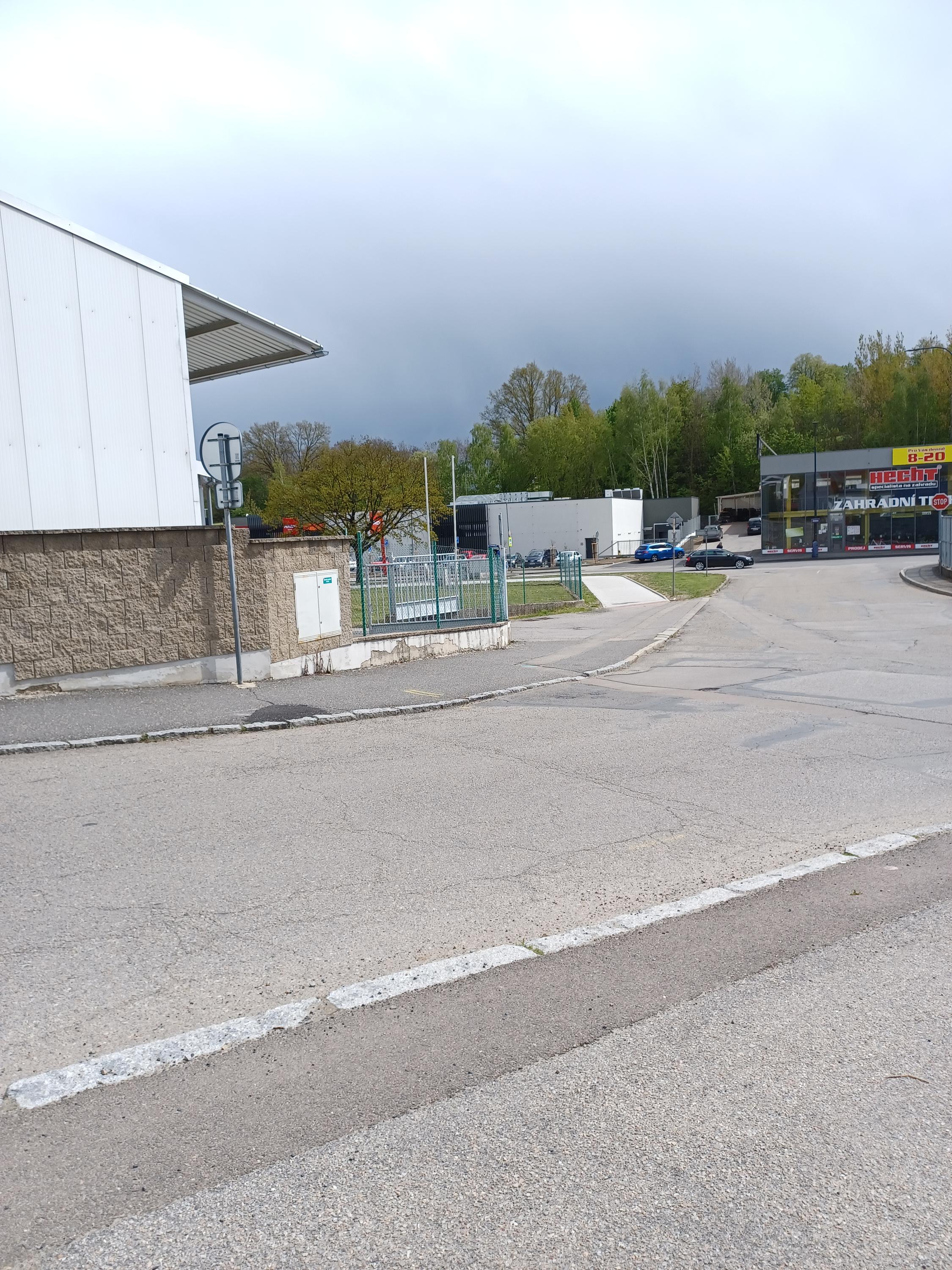 HECHT - specialista na zahradu foto 5