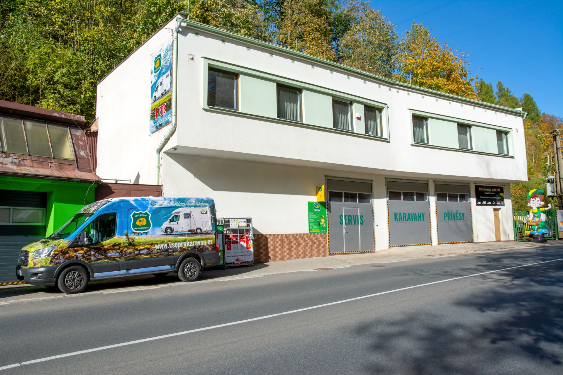 Bazar nových speciálních přívěsů foto 2