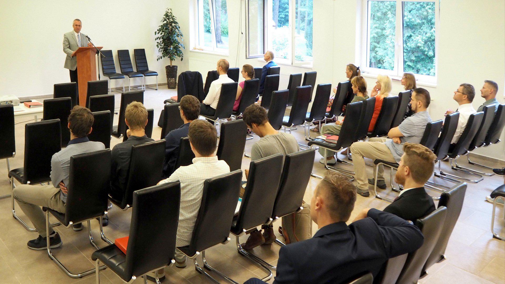 Církev adventistů sedmého dne - knihovna foto 3