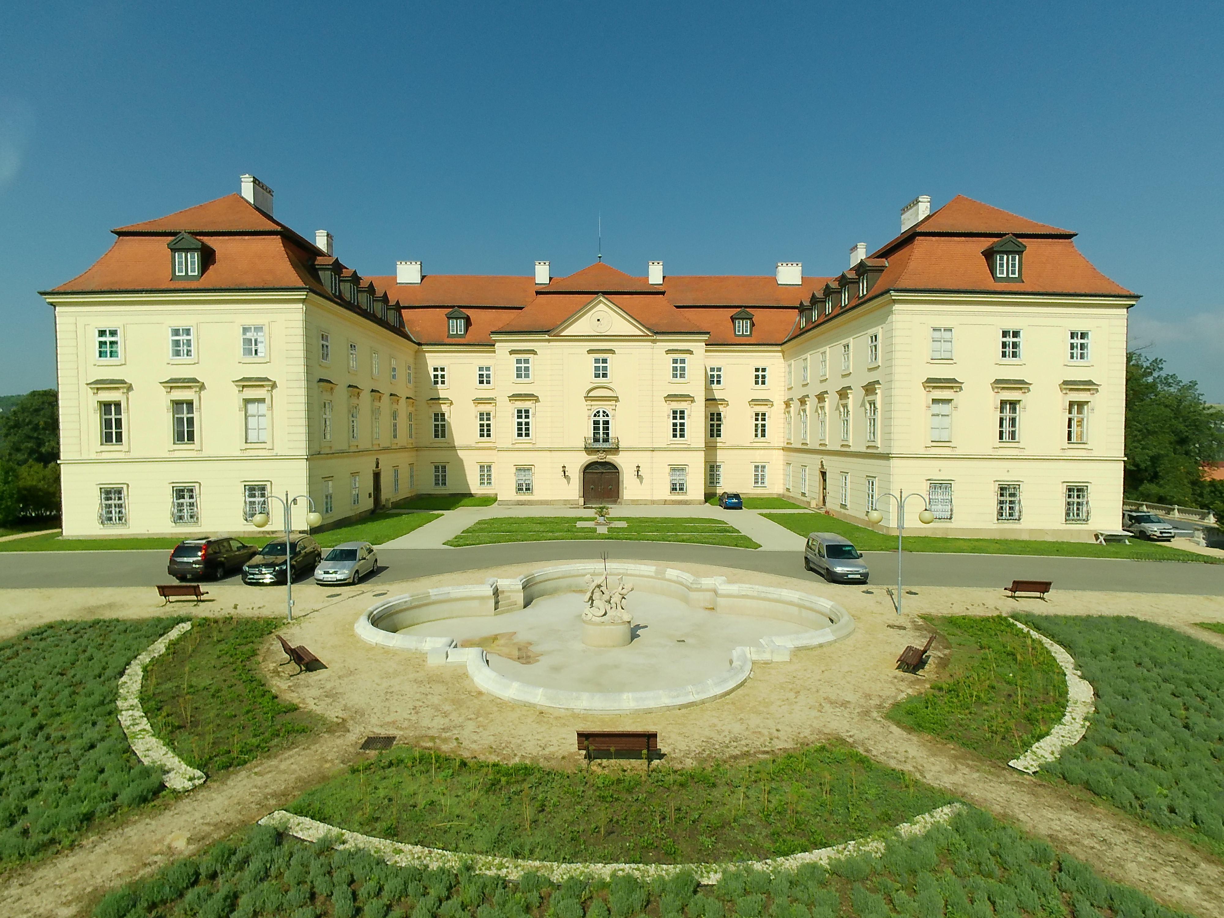 Zámek Napajedla, s.r.o. foto 5