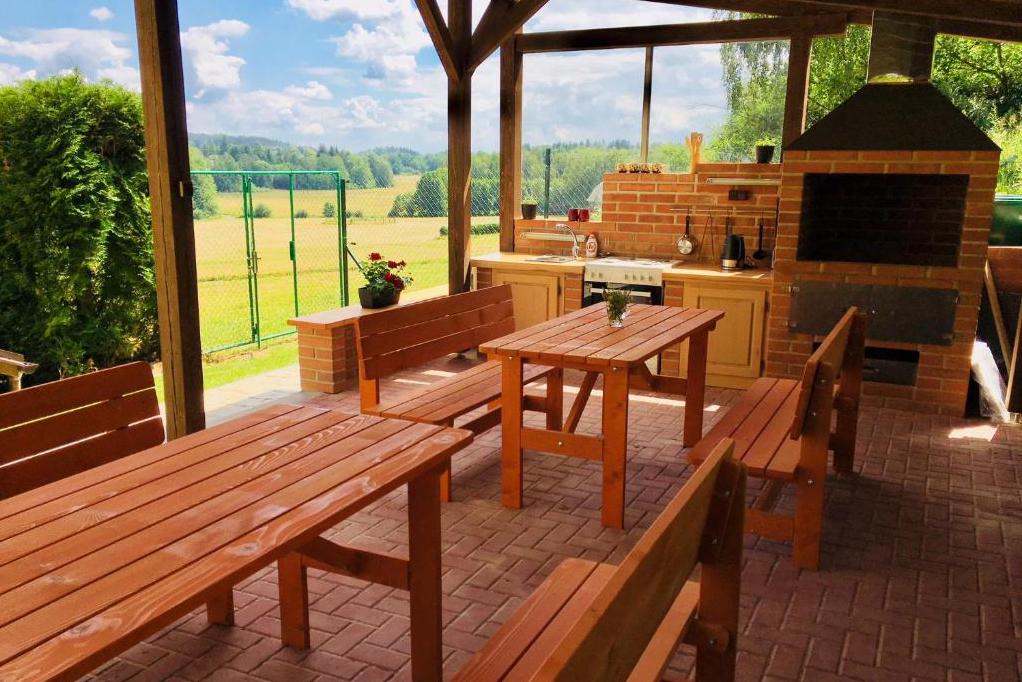 Venkovní posezení s grilem