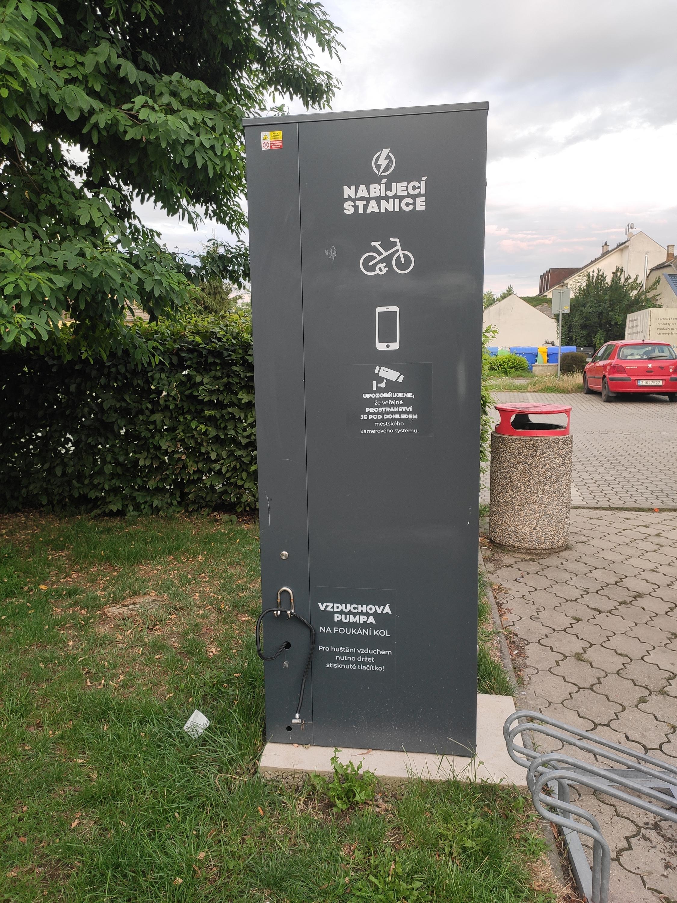 Nabíjecí stanice pro elektrokola a mobilní zařízení - Etron Czech s.r.o. foto 4