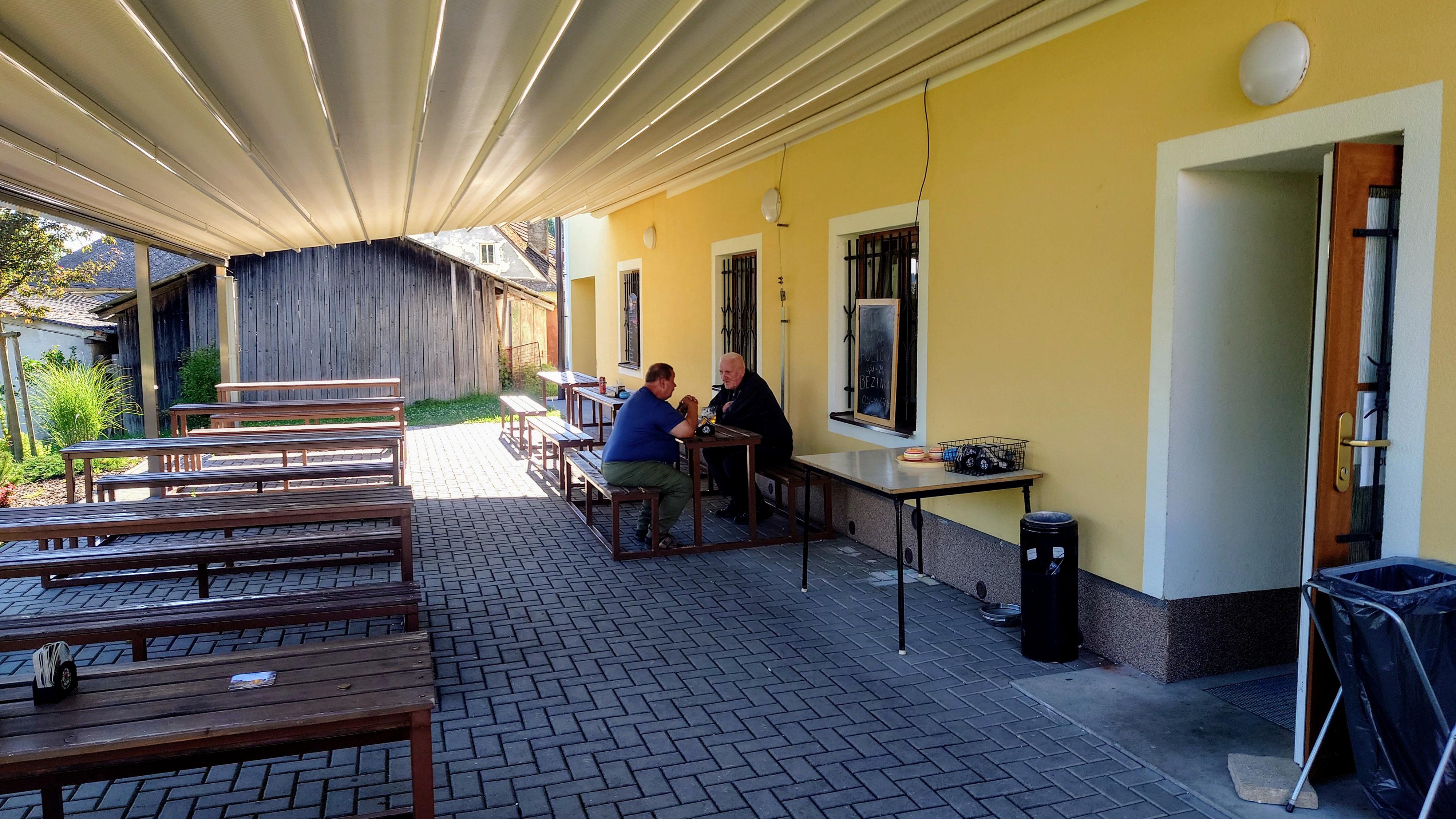 Hospůdka Pod Sokolovnou foto 1