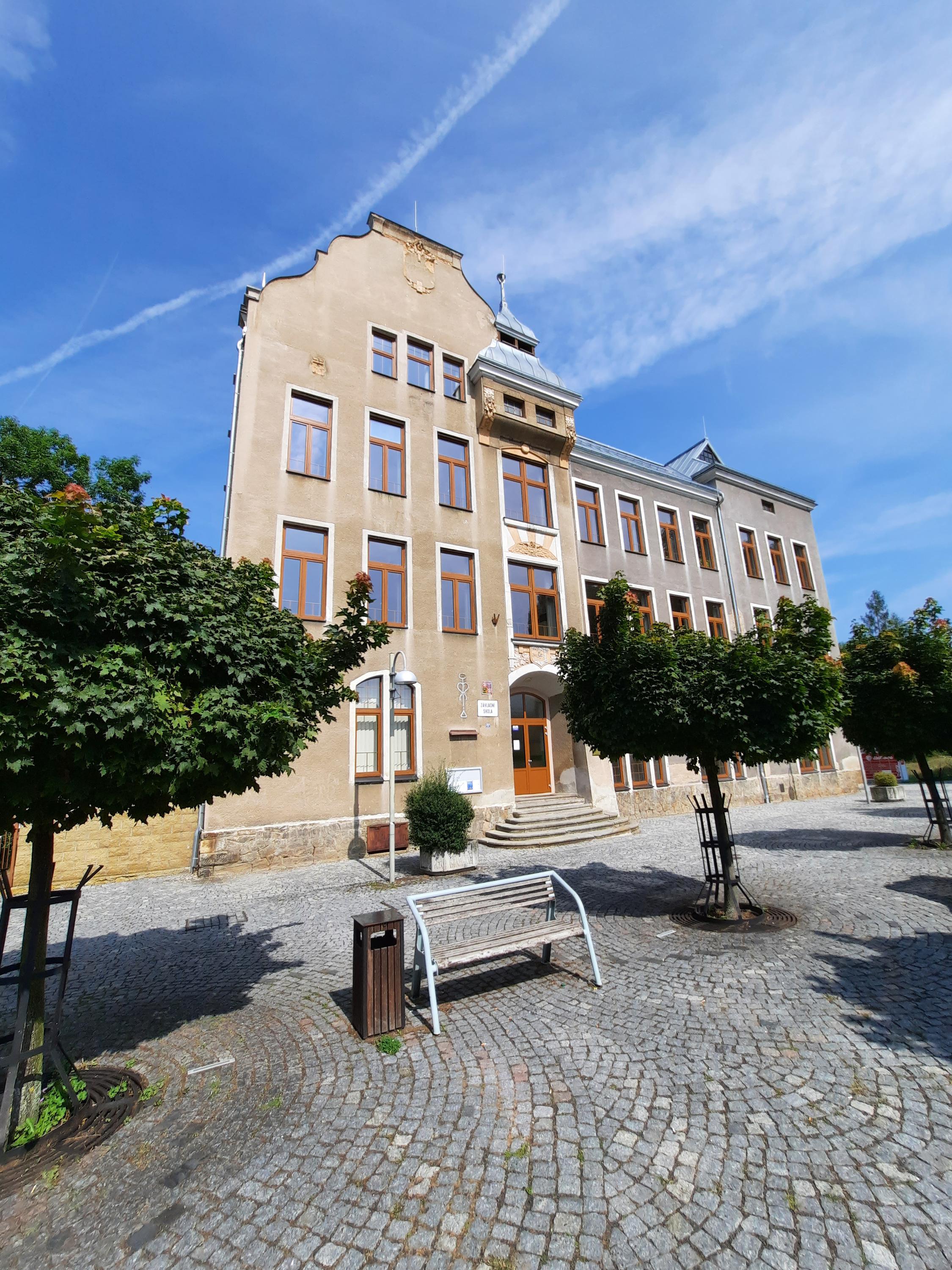 ZŠ a MŠ Jílové, Mírové nám. foto 5