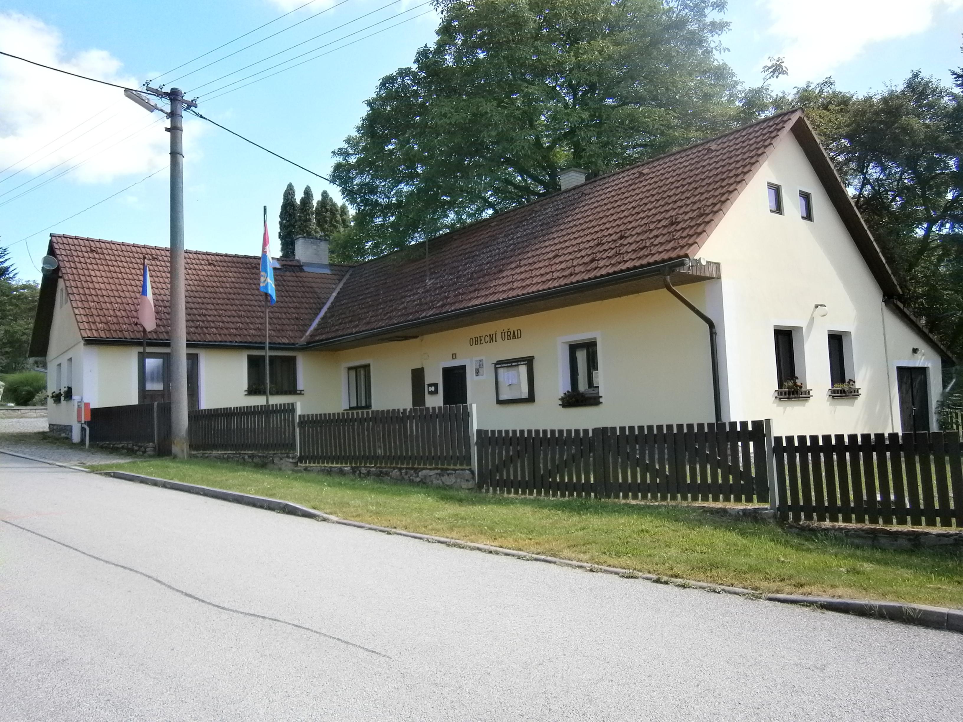 Lhota-Vlasenice - obecní úřad