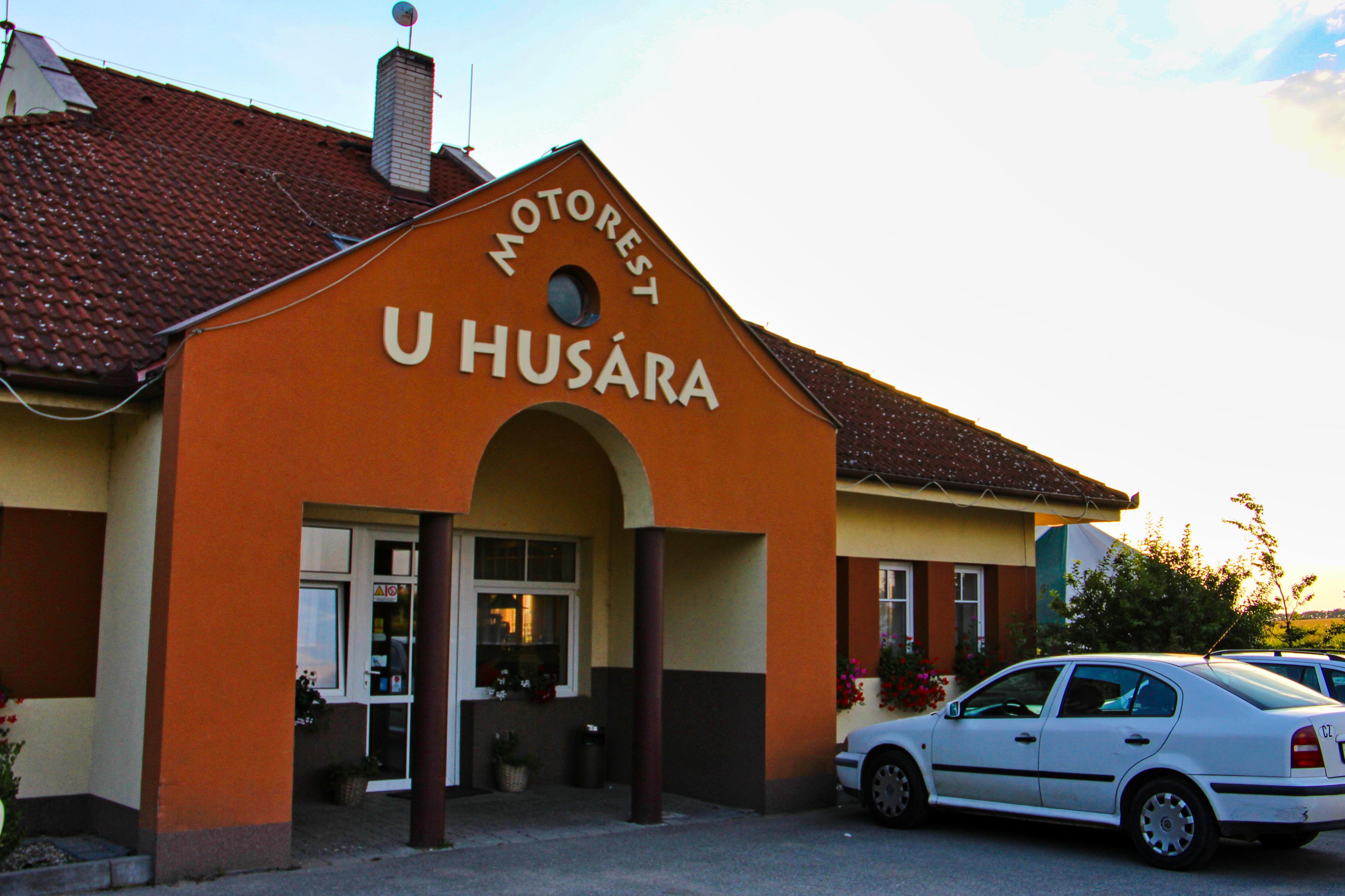 Motorest U Husára