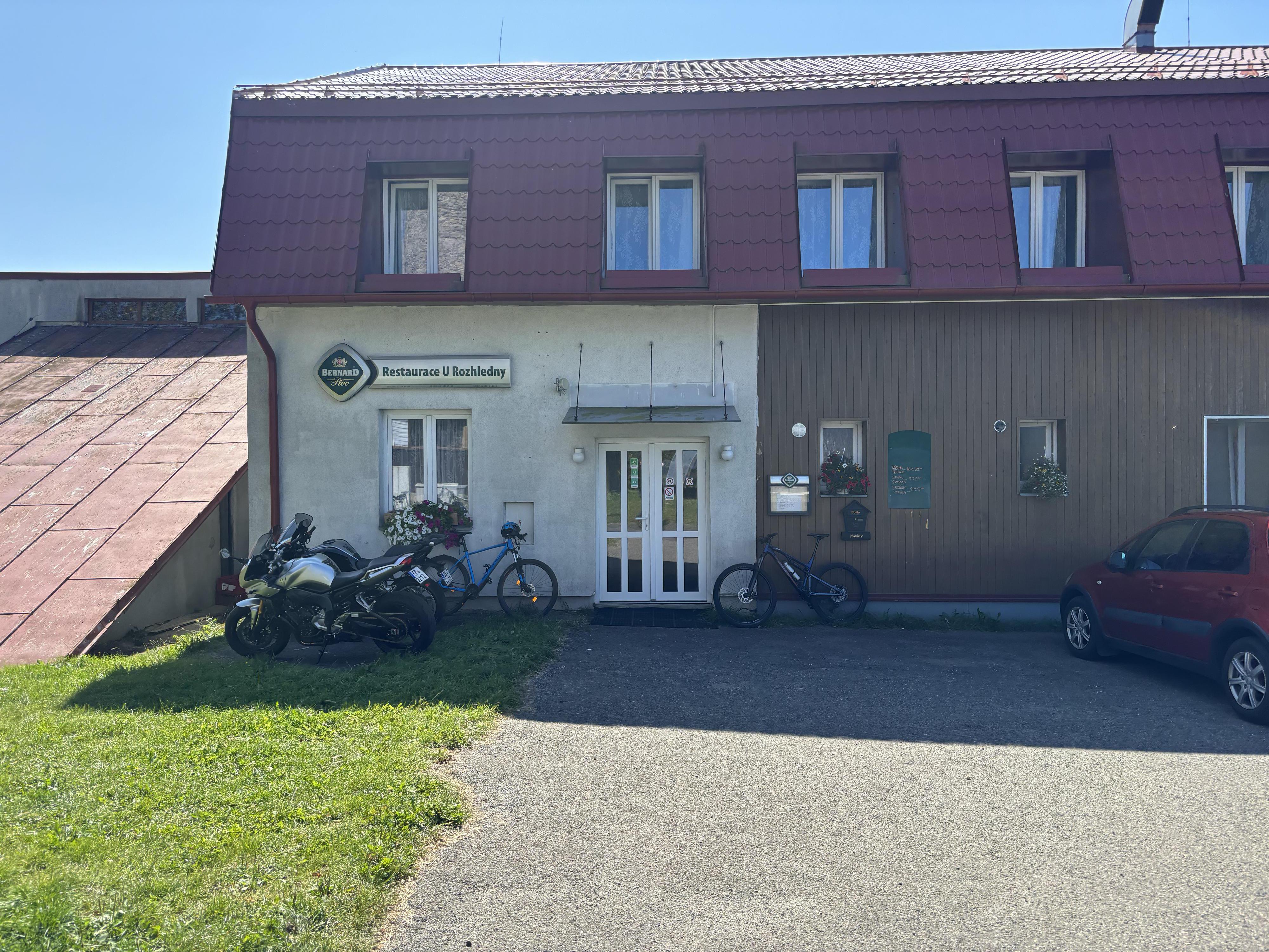 Restaurace a penzion U Rozhledny