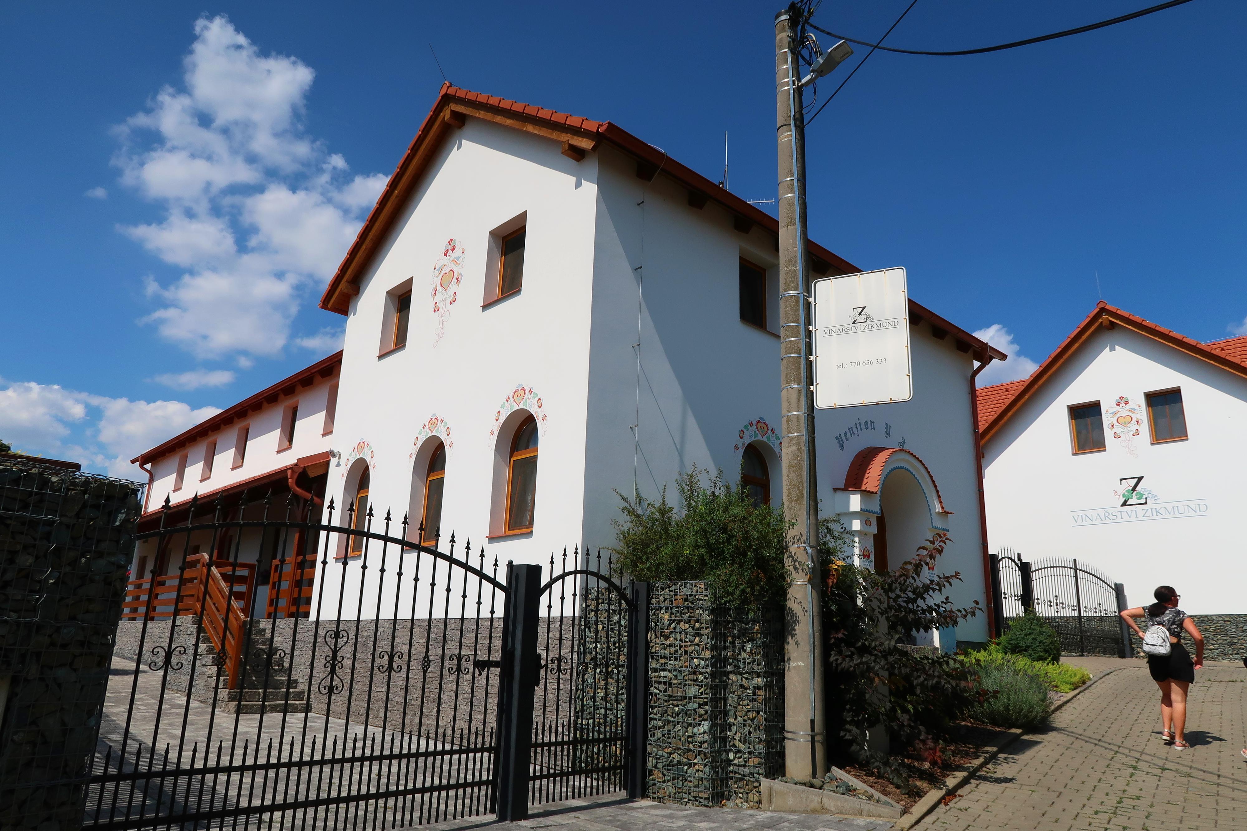VINAŘSTVÍ ZIKMUND -  DEGUSTAČNÍ SKLEP