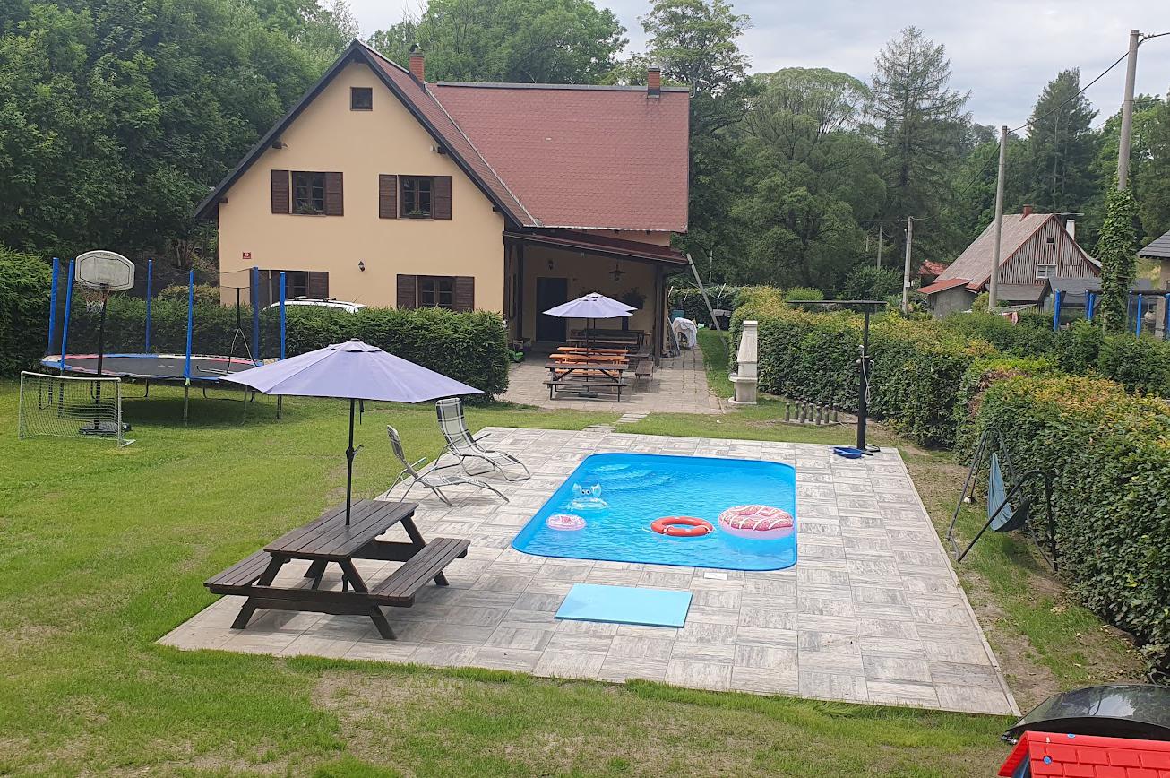 Dovolená na chalupě, hřiště, sauna, ping pong