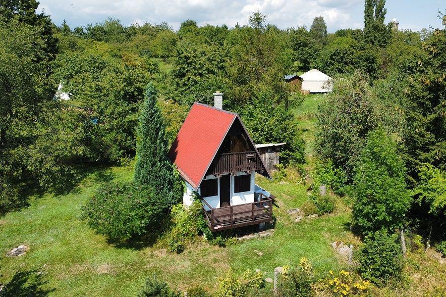 Chata se zahradou nad městem, Hořice, okr. Jičín