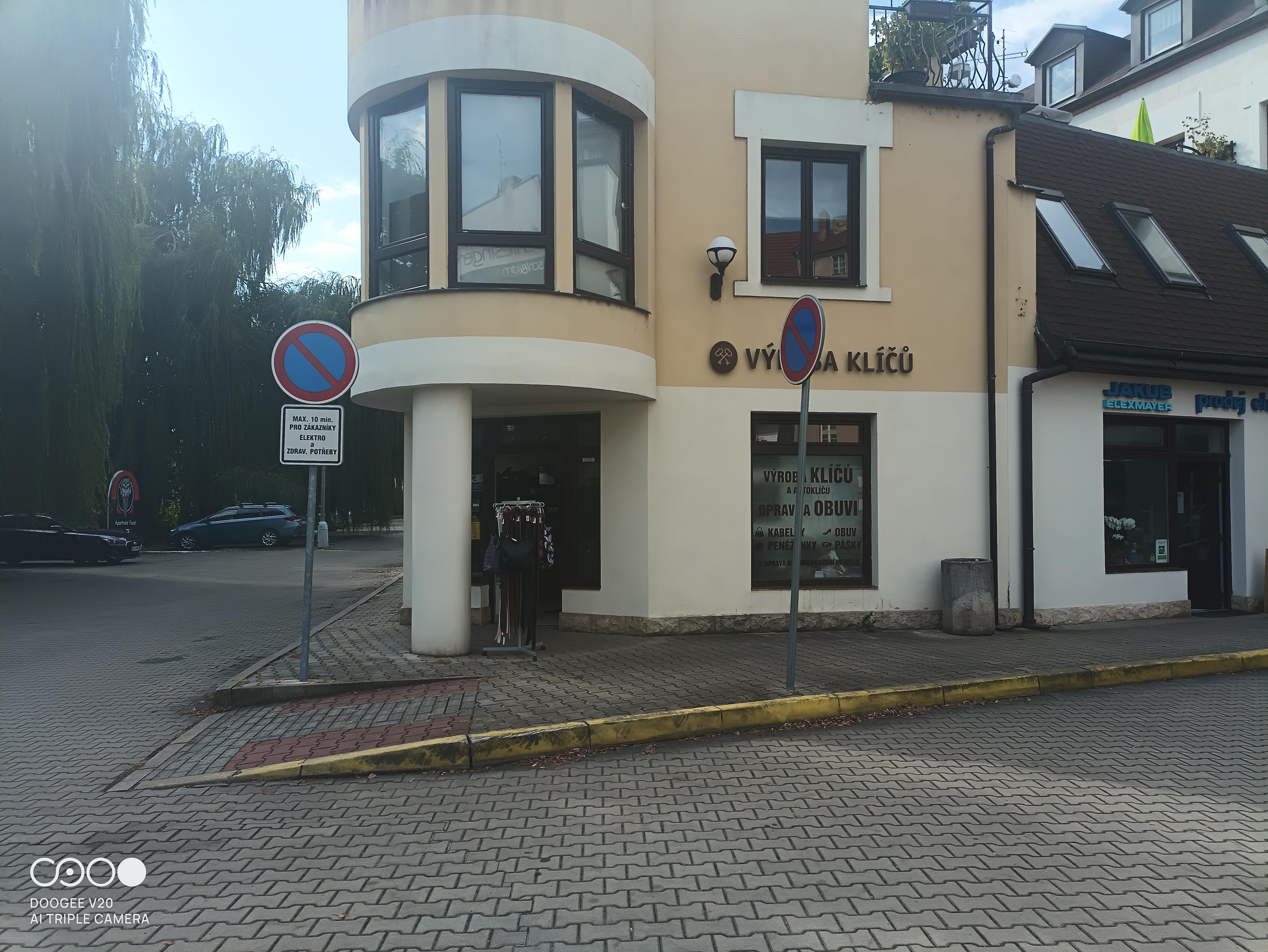 Opravna obuvi a výroba klíčů - J&O foto 6