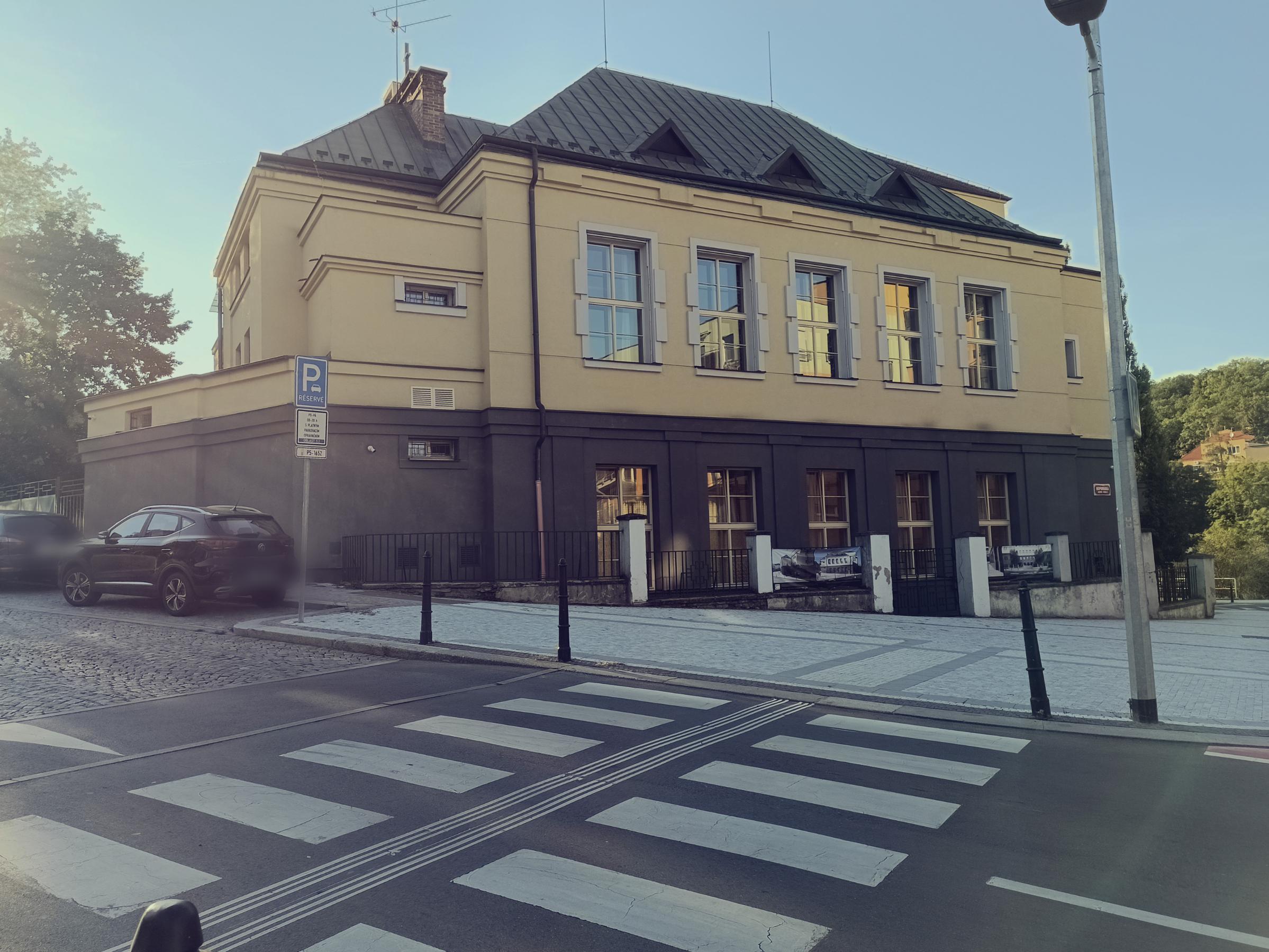 ZŠ Praha 5, Nepomucká foto 2