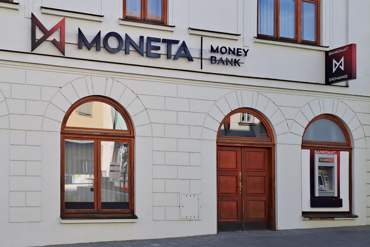 MONETA Money Bank