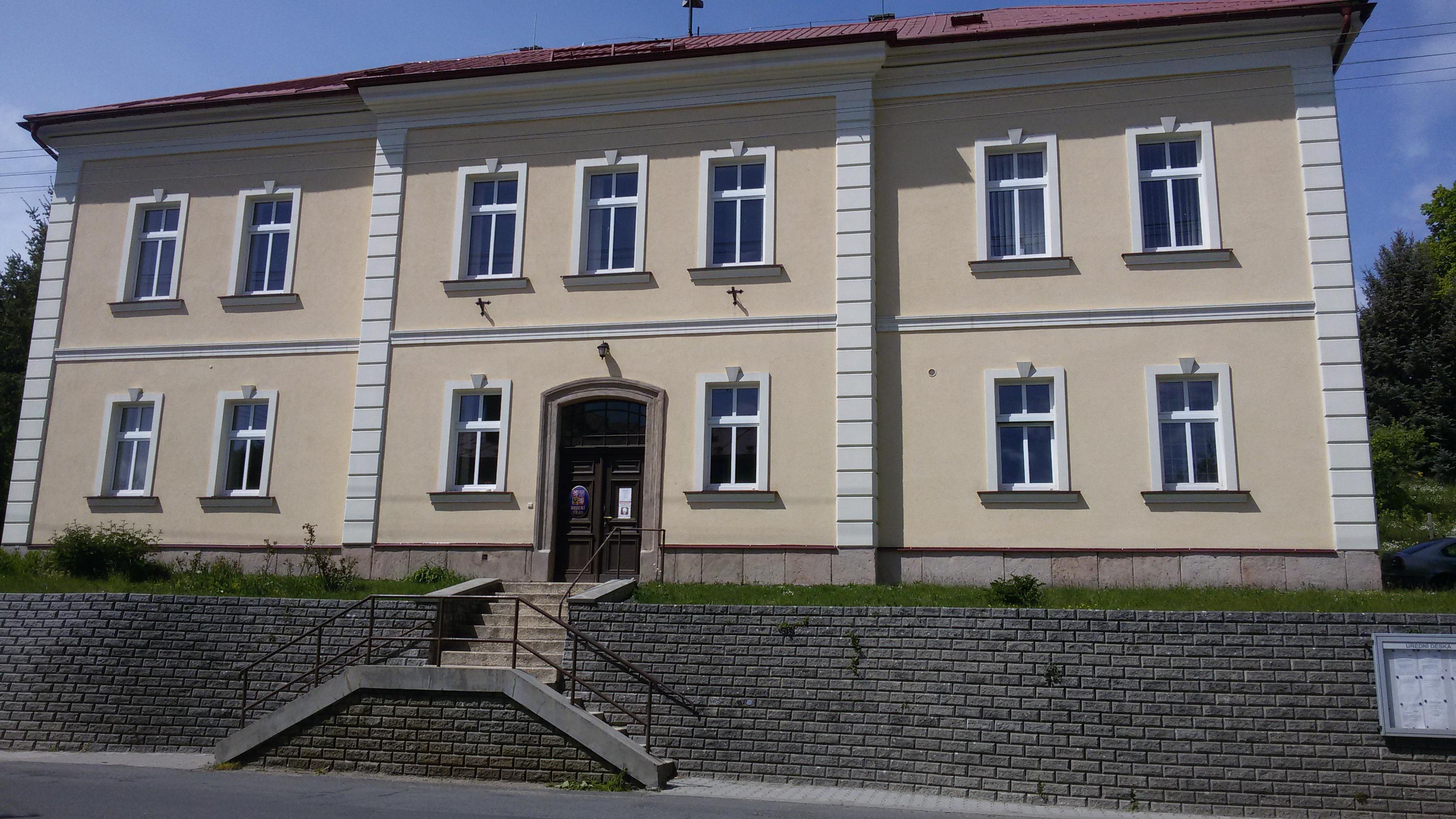 Jesenný - obecní úřad foto 2