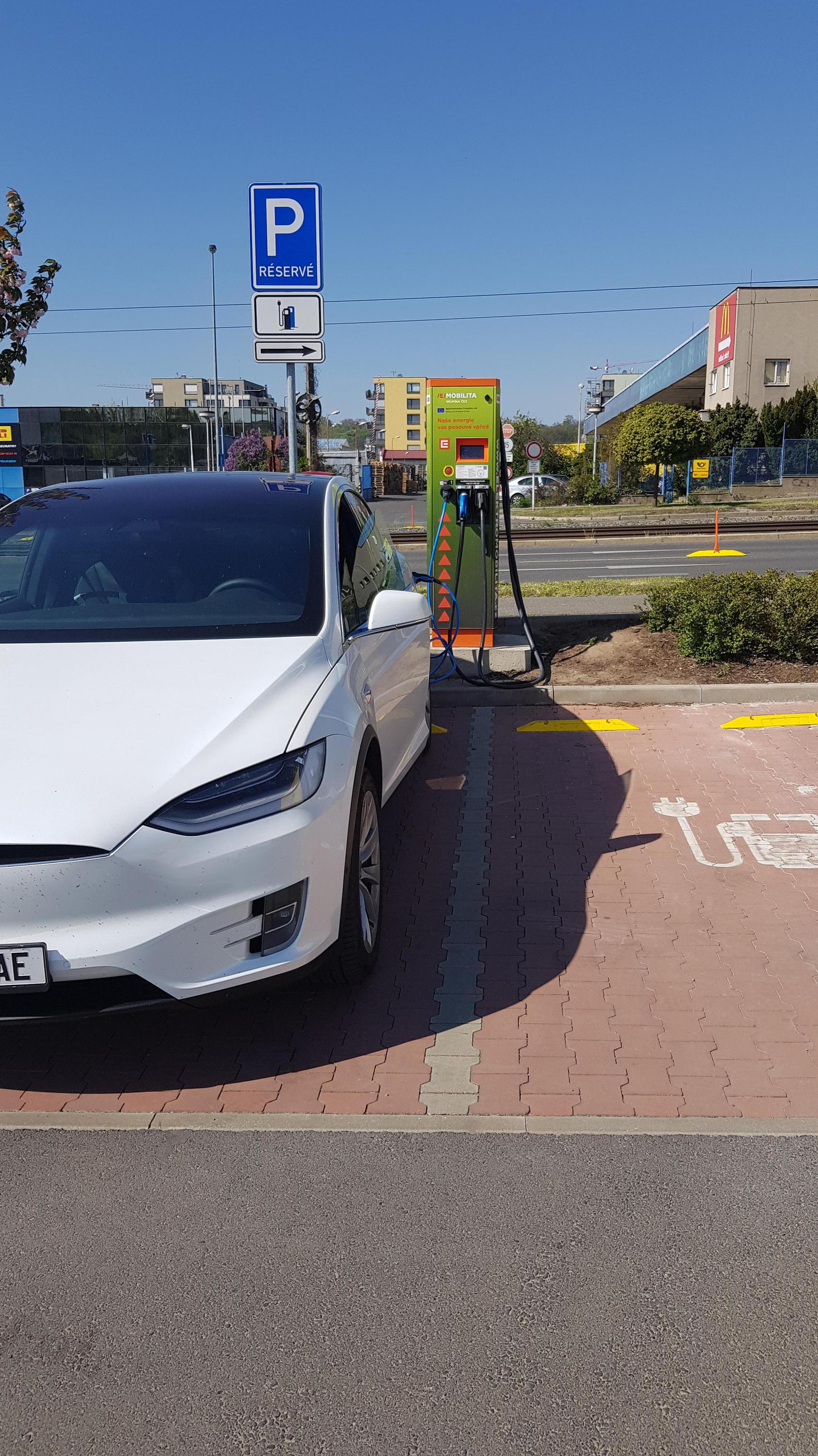 Nabíjecí stanice ČEZ foto 2