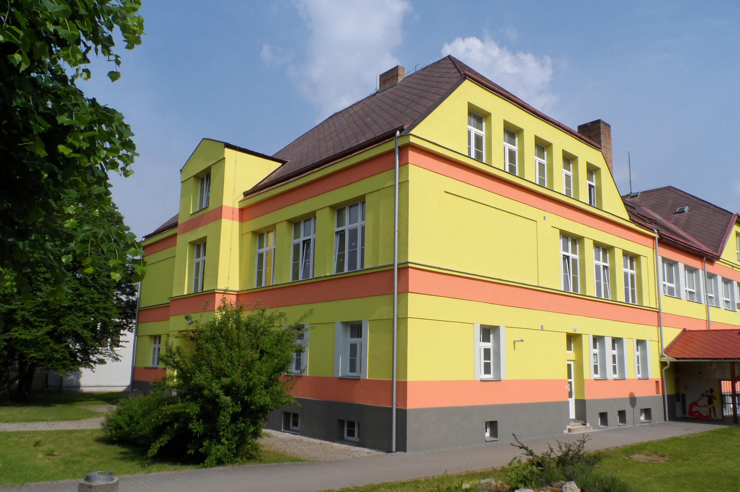 Základní škola Strmilov