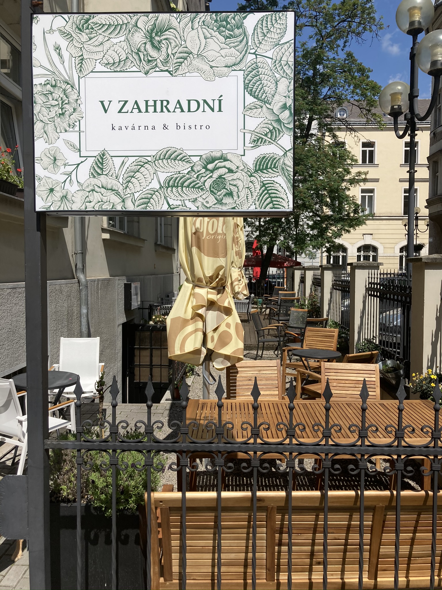 V Zahradní kavárna a bistro foto 2