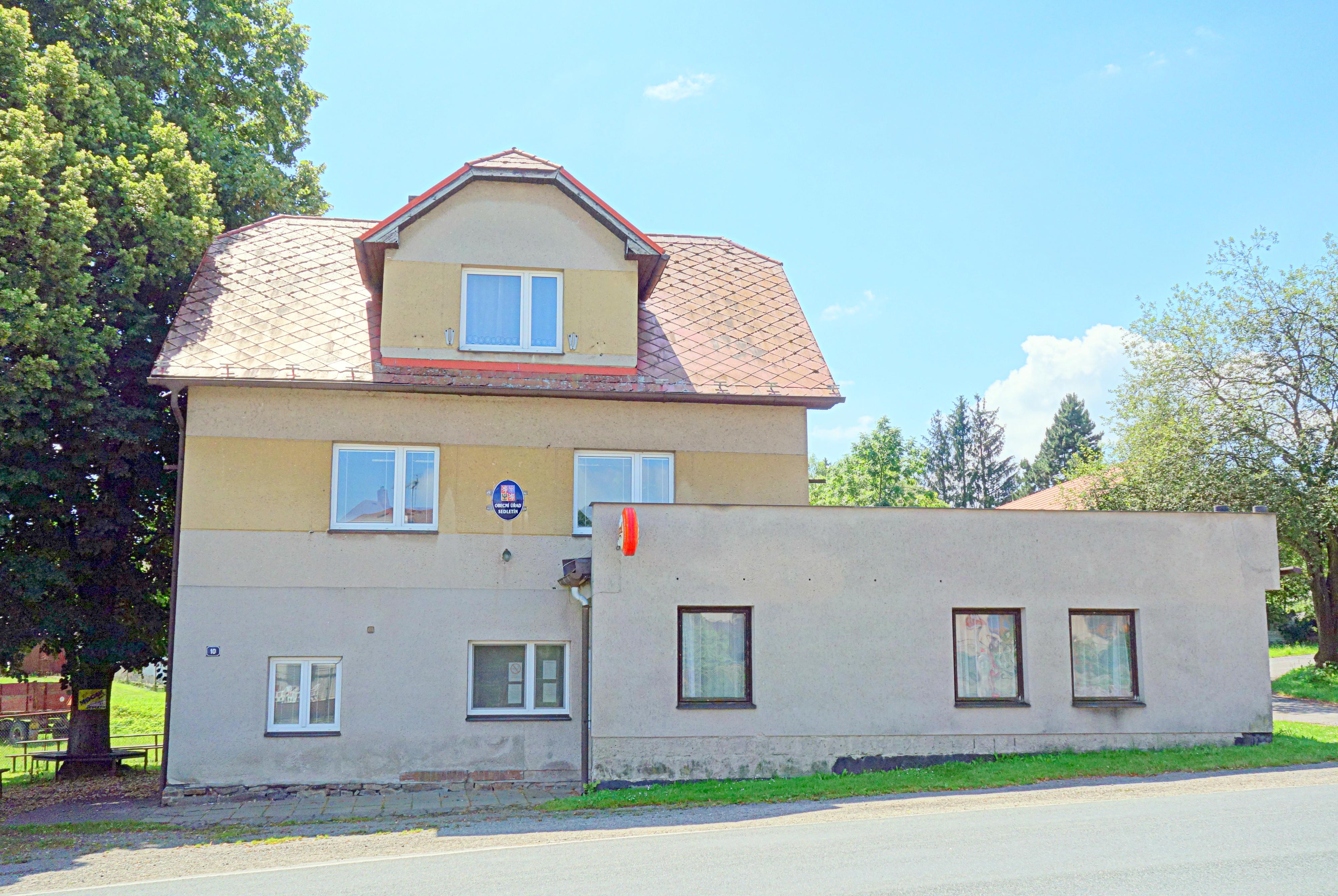 Sedletín - obecní úřad foto 2