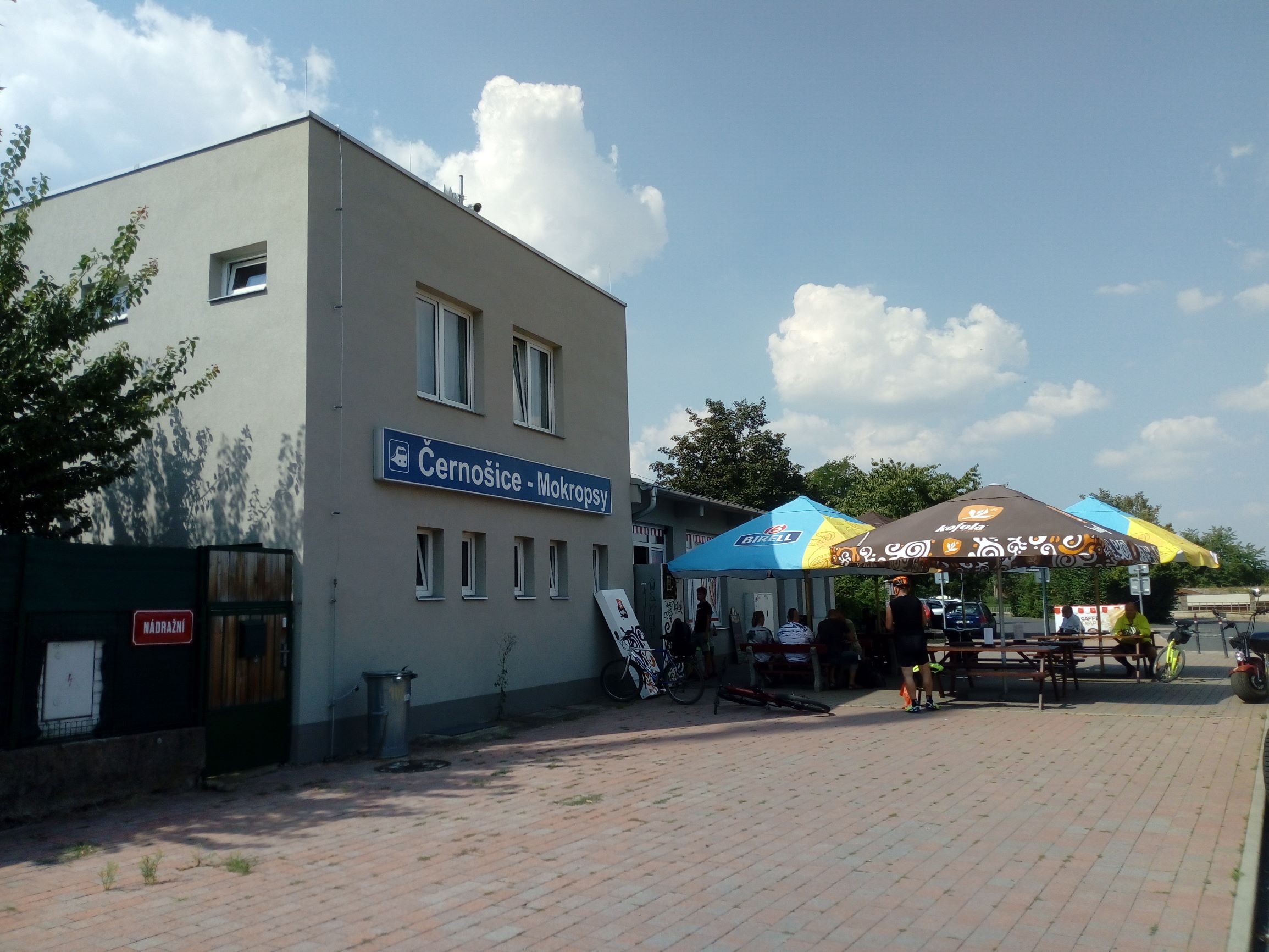 Rychlé občerstvení - železniční stanice Černošice - Mokropsy foto 2