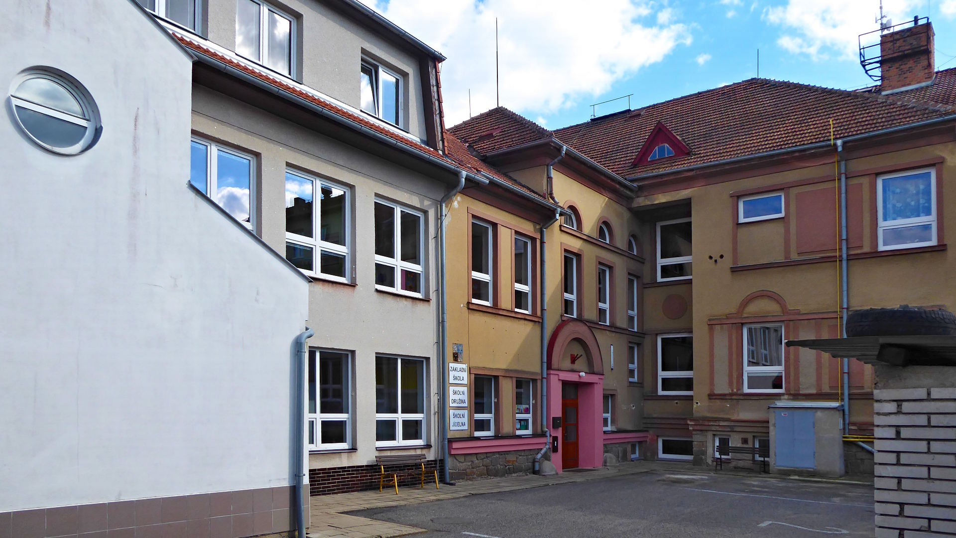 ZŠ a MŠ Dolní Cerekev