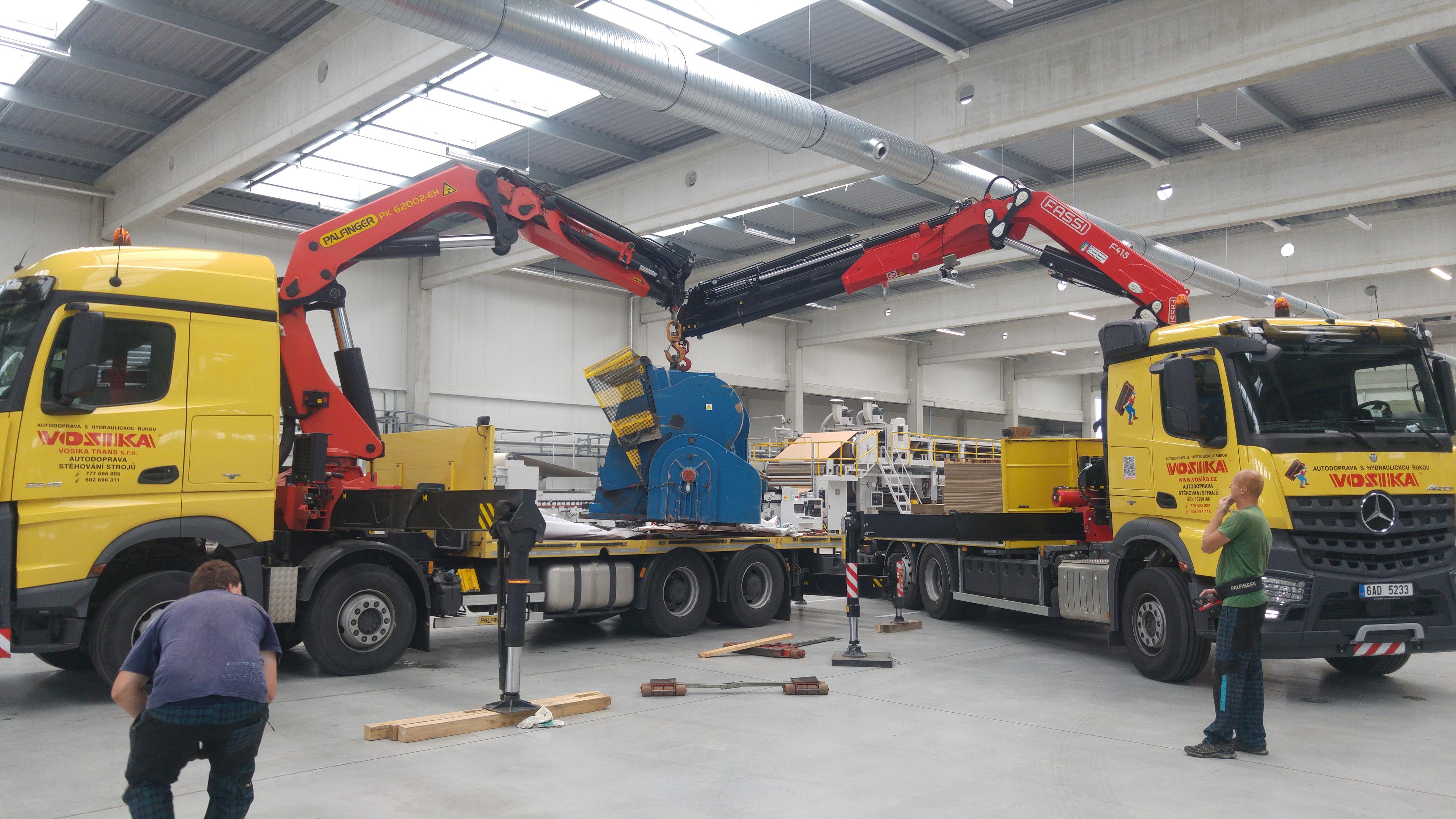 VOSIKA - Stěhování strojů, autodoprava s hydraulickou rukou foto 6